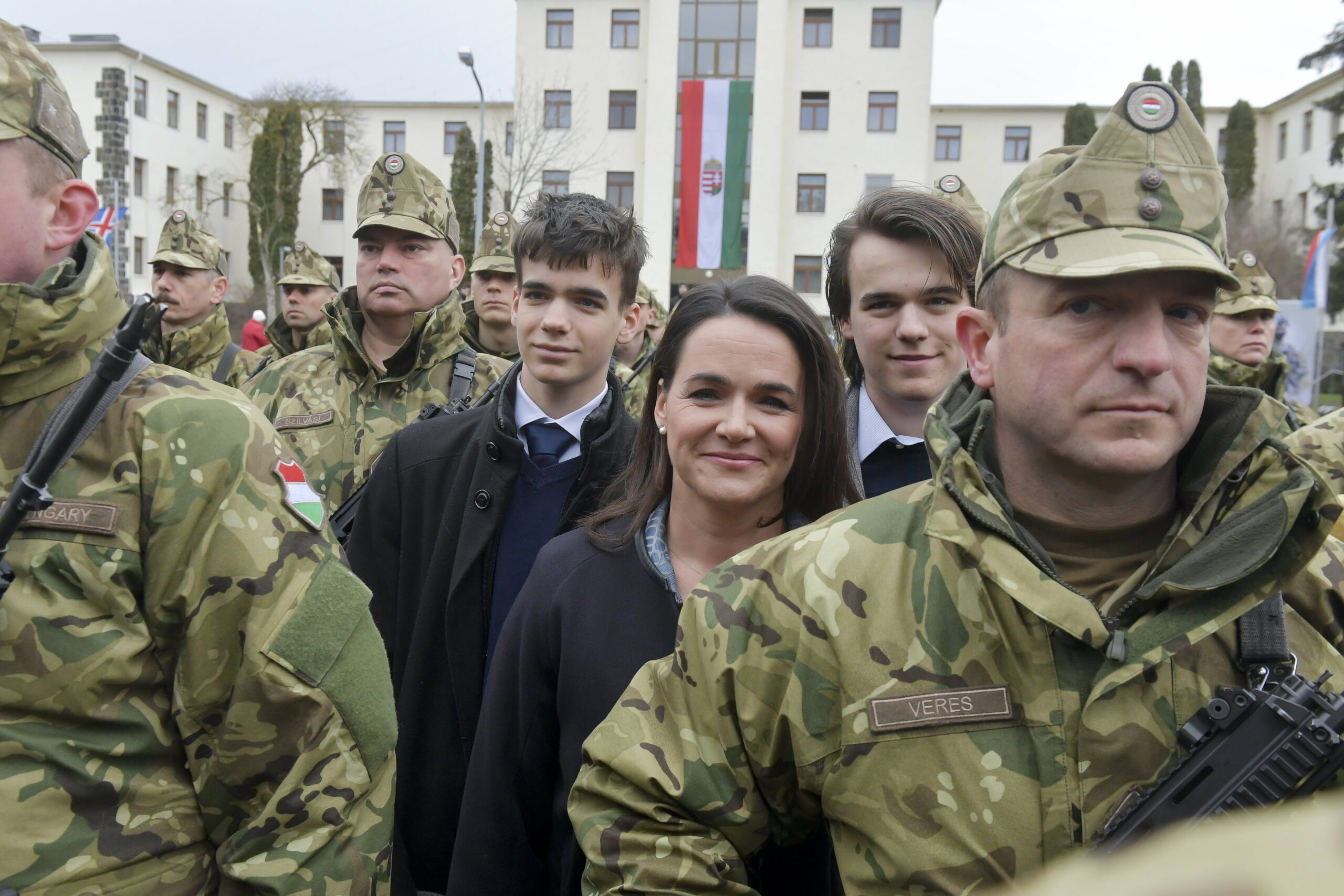 Novák Katalin alezredessé vált férje lemond a teljes illetményéről