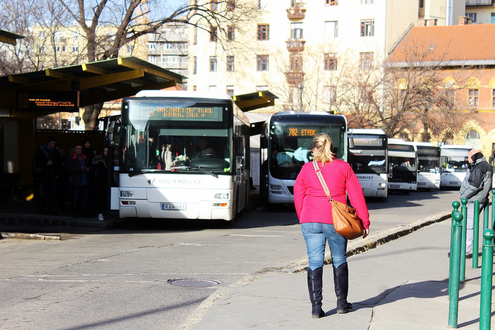 Így járnak a vonatok, a buszok és a hévek március 15-én