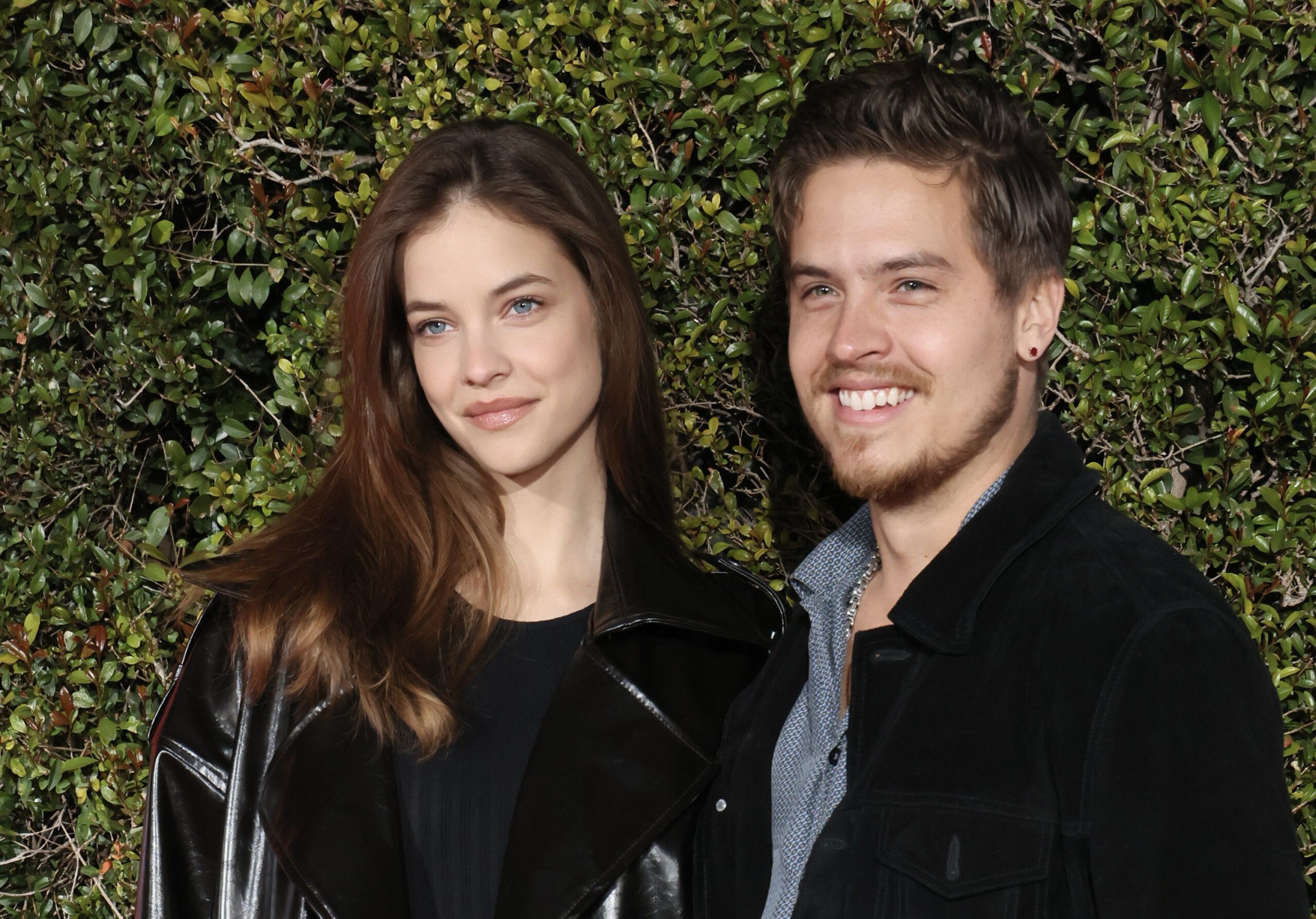 Kitört a balhé Palvin Barbi pasija családjában: Dylan Sprouse testvére kipakolt az anyjukról