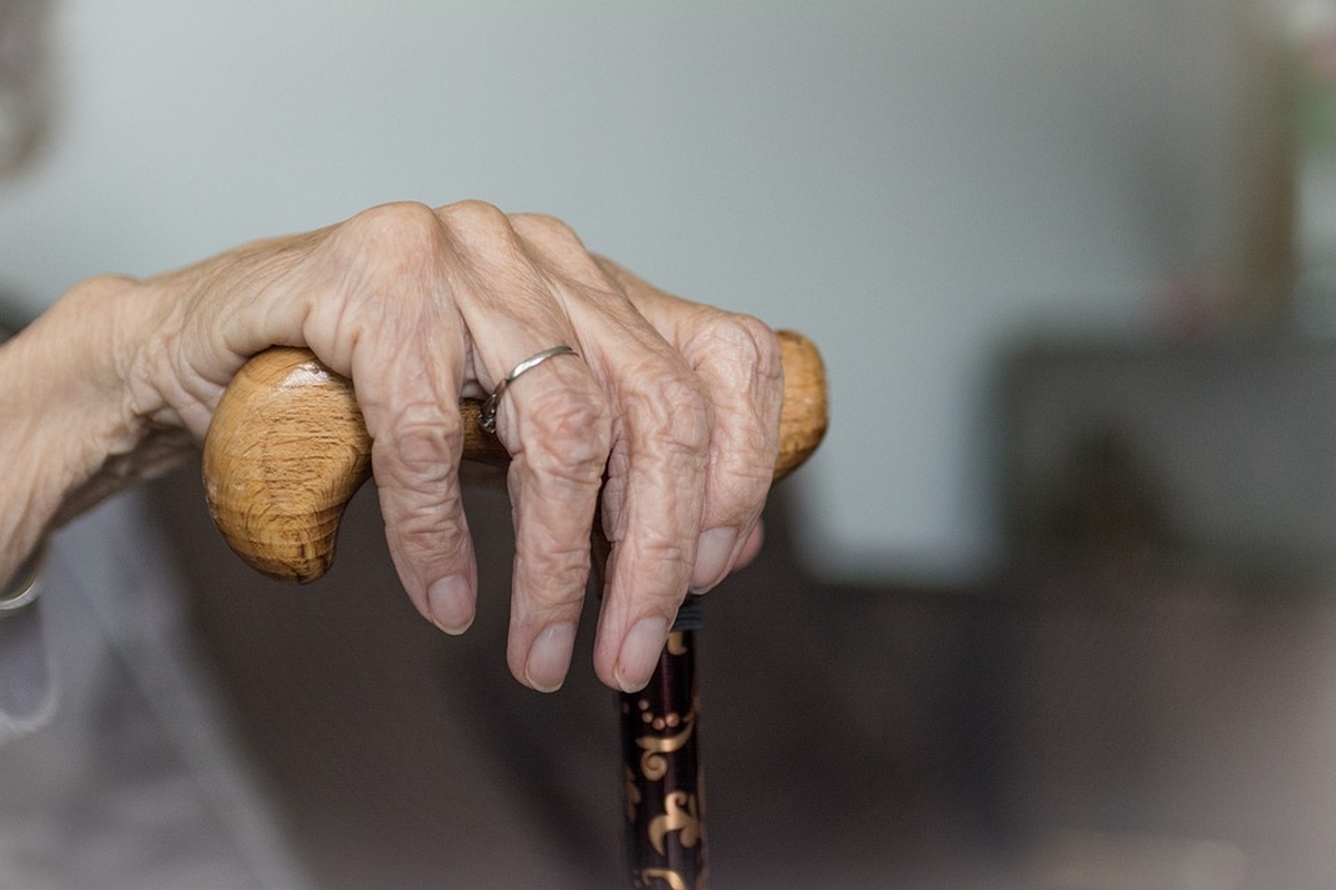 Nem kapott sem enni, sem inni, de még 28 napig életben maradt egy 88 éves nő Walesben