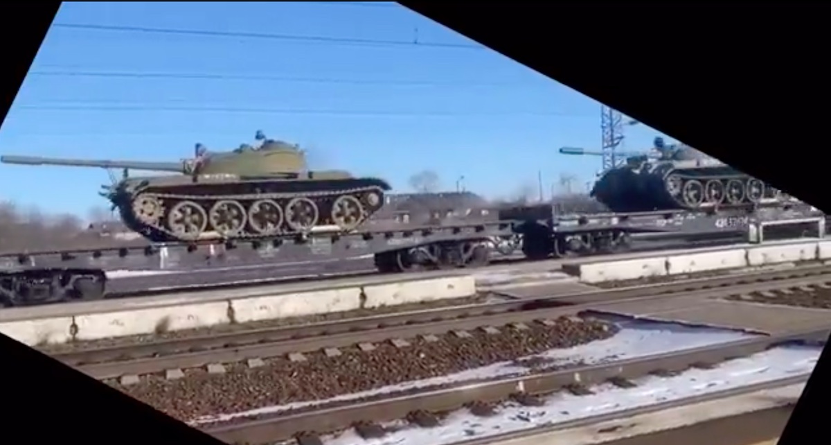 Annyira fogynak az orosz fegyverek, hogy 60-70 éves tankokat küldenek Ukrajnába
