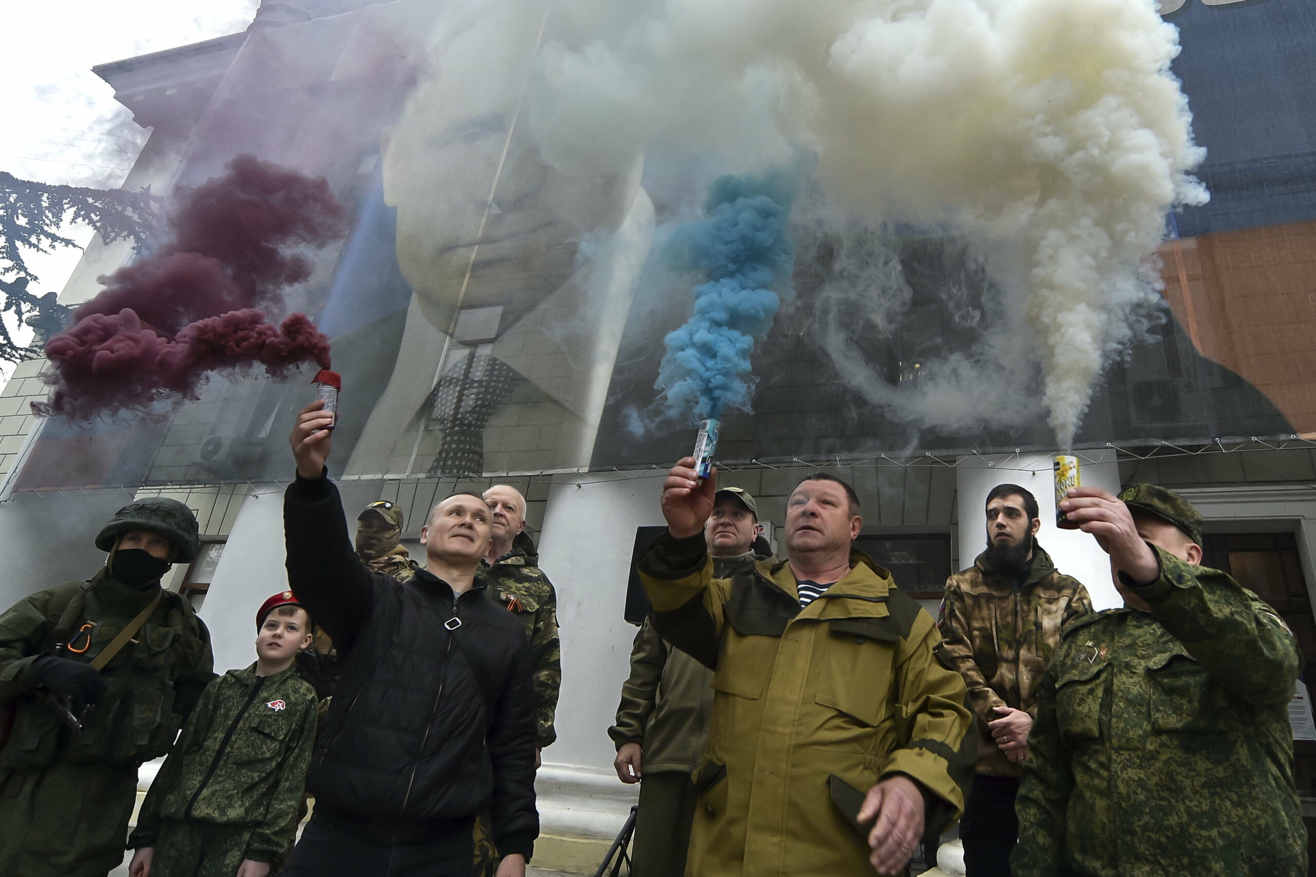 Az oroszok megkezdték a Krím-félsziget kiürítését az ukrán hírszerzés szóvivője szerint