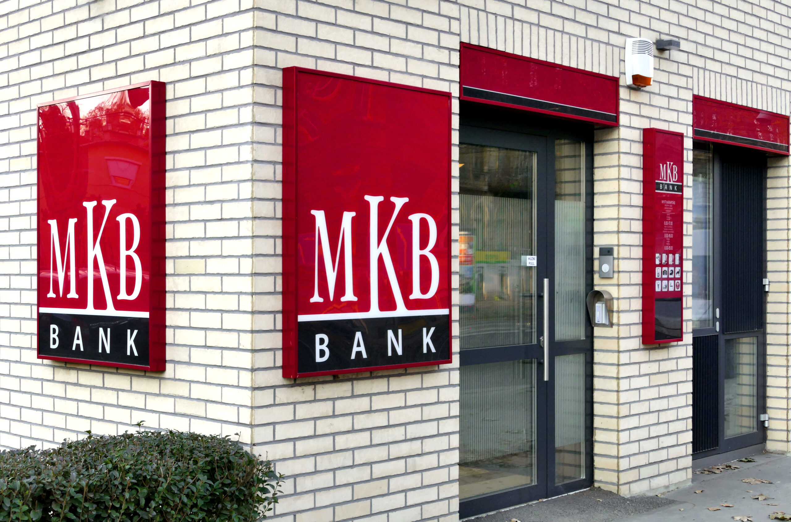 Ekkor egyesül az MKB Bank és a Takarékbank