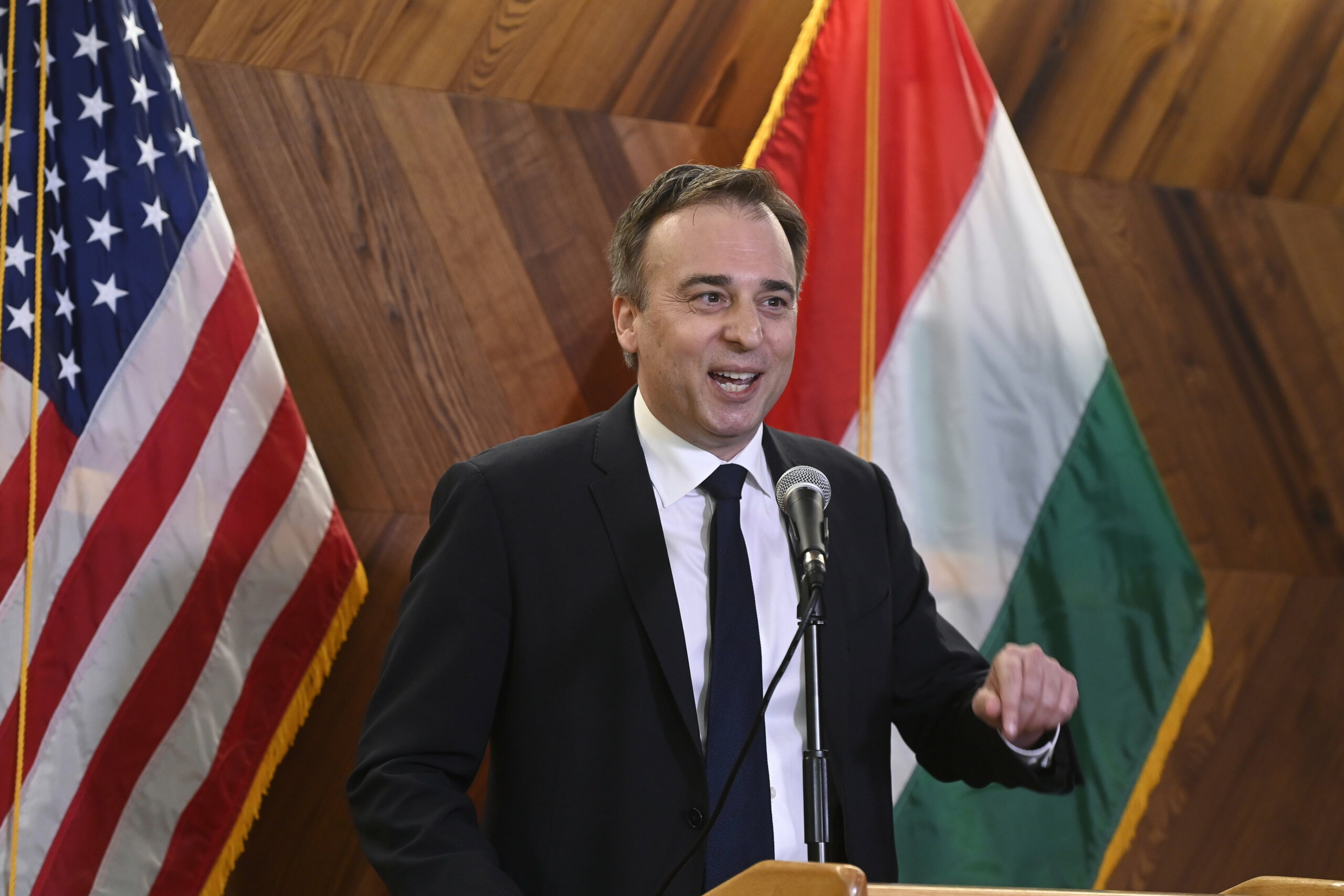 Itt az amerikai nagykövet válasza Orbán Trumpot támogató bejegyzésére