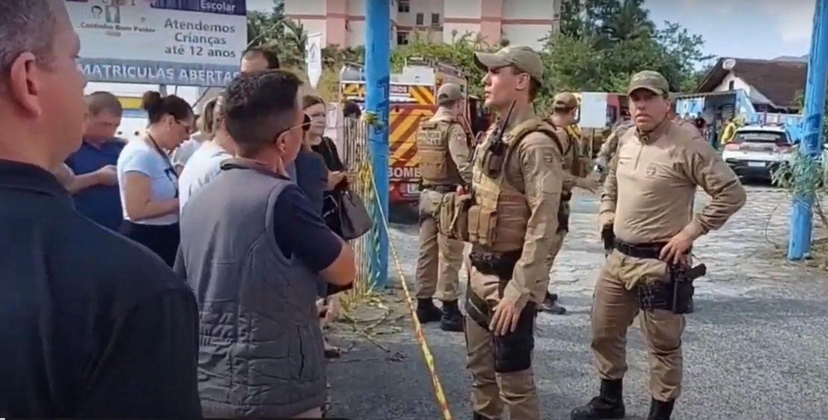 Szörnyű tragédia: négy kisgyereket ölt meg egy bárddal betörő férfi egy brazil óvodában