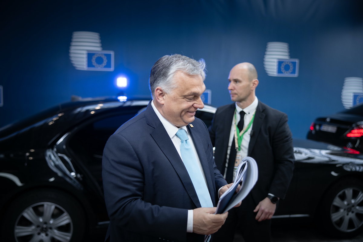 Orbán Viktor védett személyként nyaralni is mehet állami repülővel az ügyészség szerint