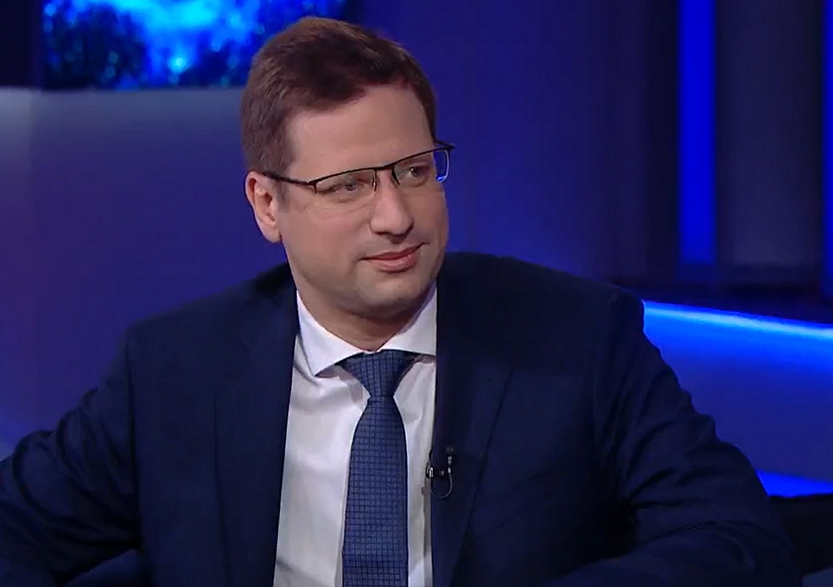 Gulyás Gergely: Az amerikai nagykövetnek elnézést kellene kérnie