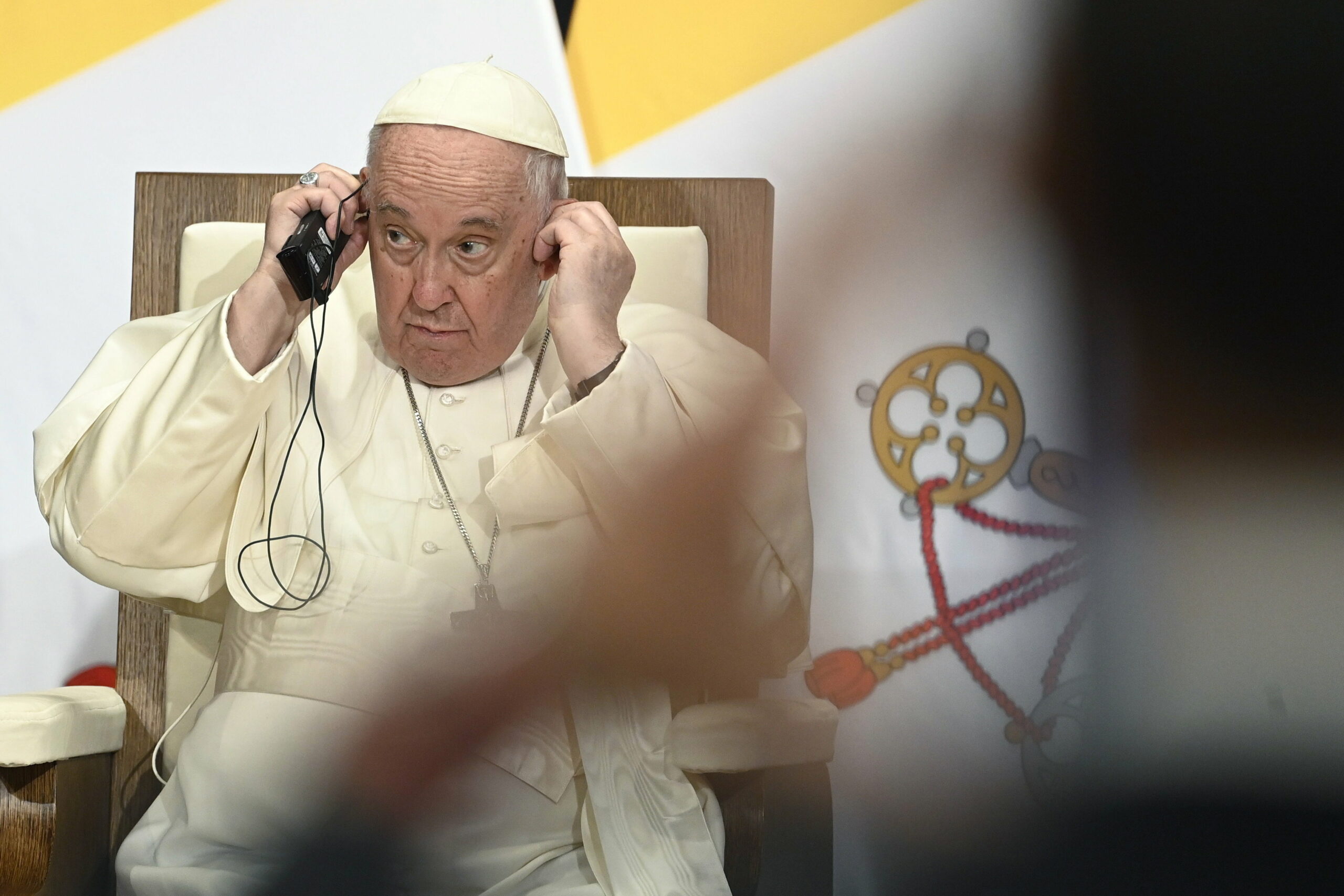 Sosem találnád ki, milyen órát visel Ferenc pápa Budapesten