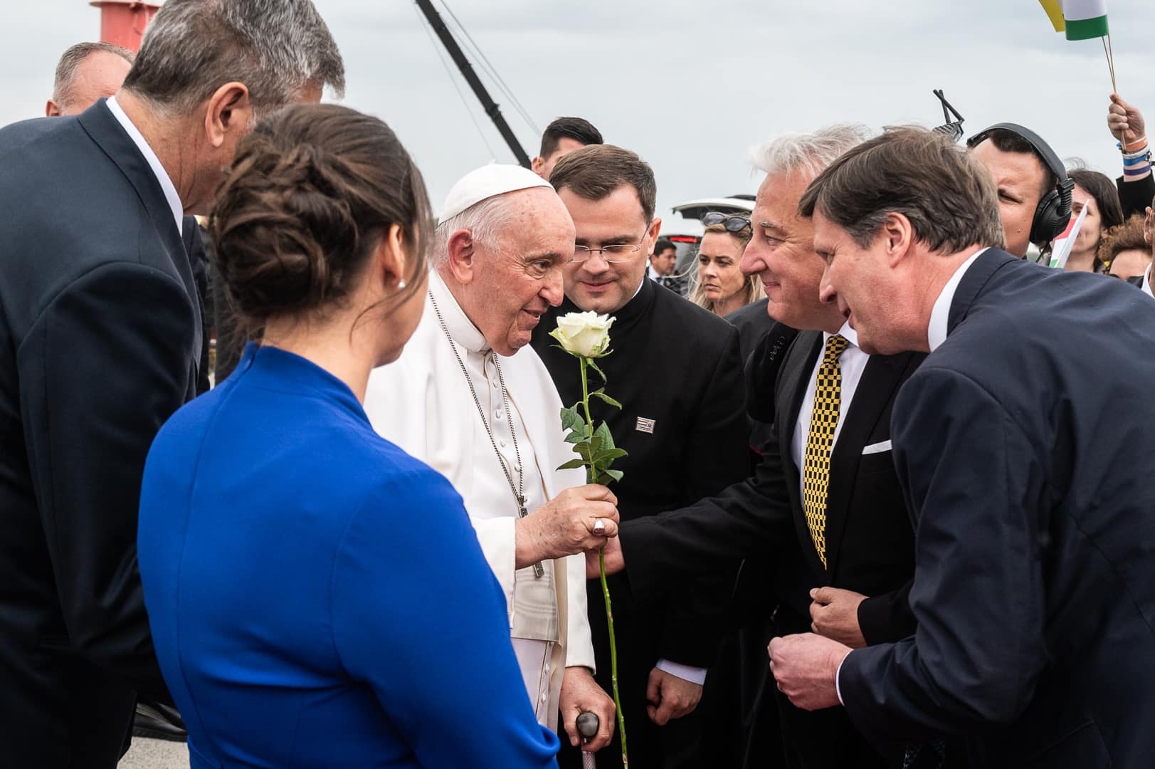 Novák Katalin saját készítésű sós stanglit adott Ferenc pápának búcsúzóul