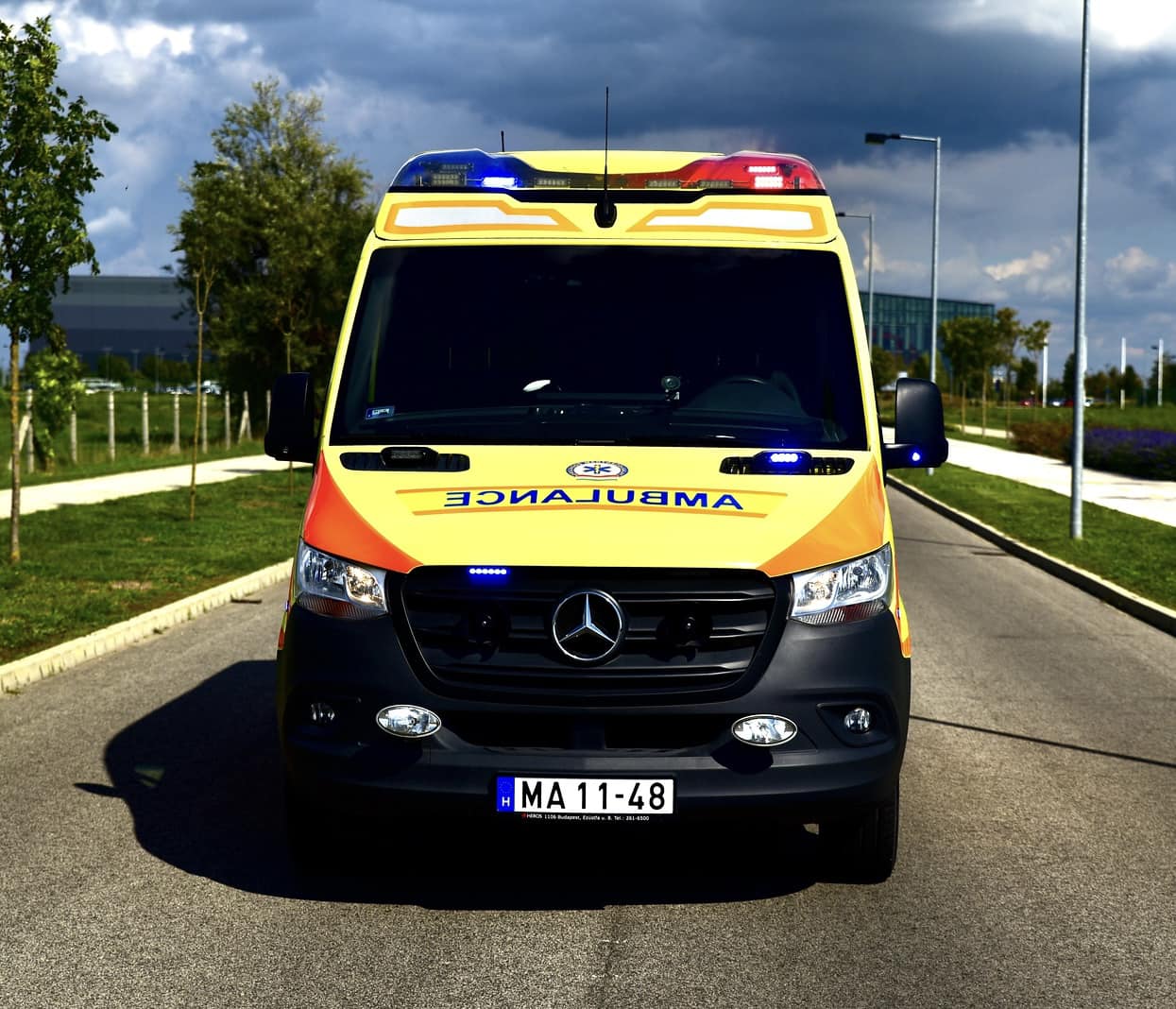 Szabadnapos mentősök mentették meg egy idős férfi életét Egerben