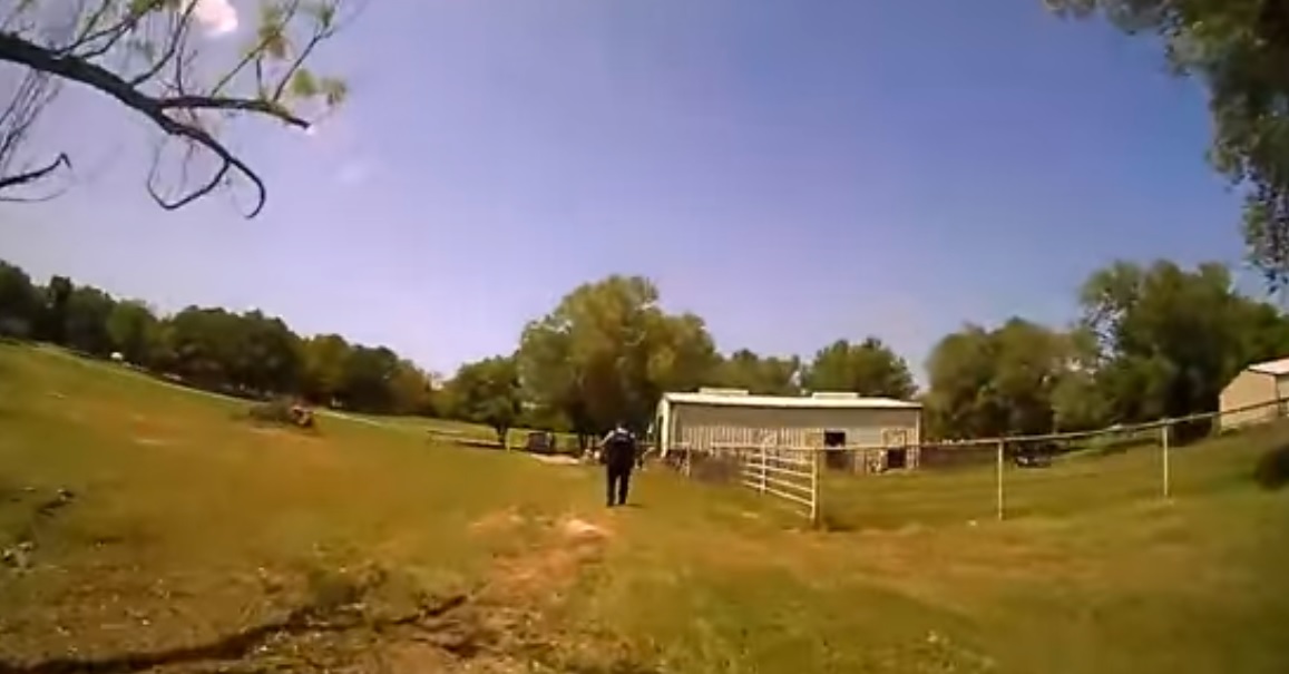 Nem hiszed el, mit láttak az amerikai rendőrök, amikor kimentek egy farmra, ahol segélykiáltásokat hallottak