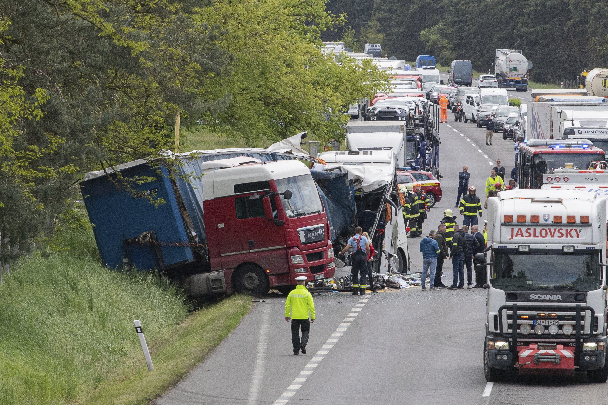 Szlovákiai buszbaleset: 18 utas hazaérkezett, ketten továbbra is mélyaltatásban vannak