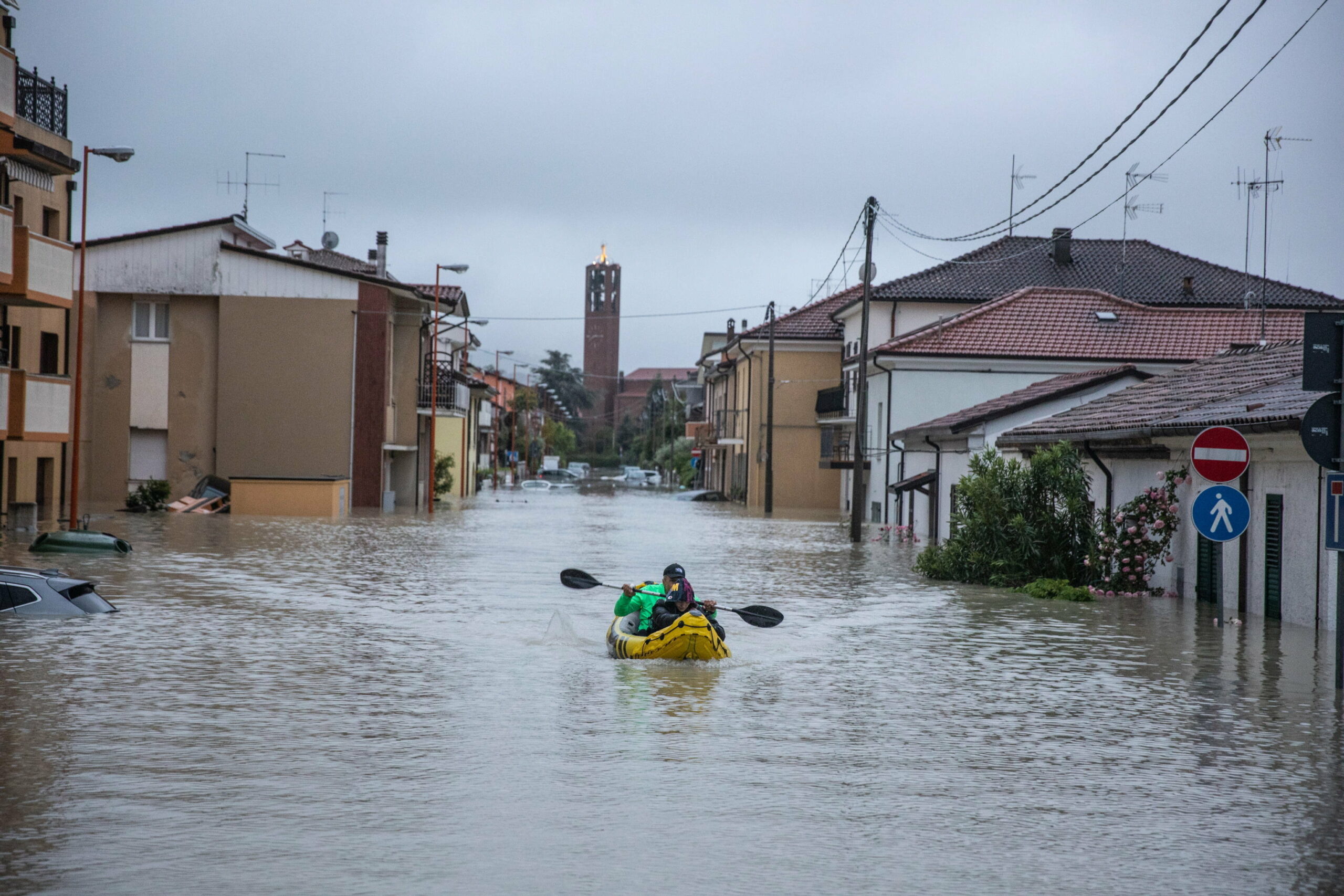 Döbbenetes fotókon az olaszországi áradások, ami miatt ezreket kellett evakuálni