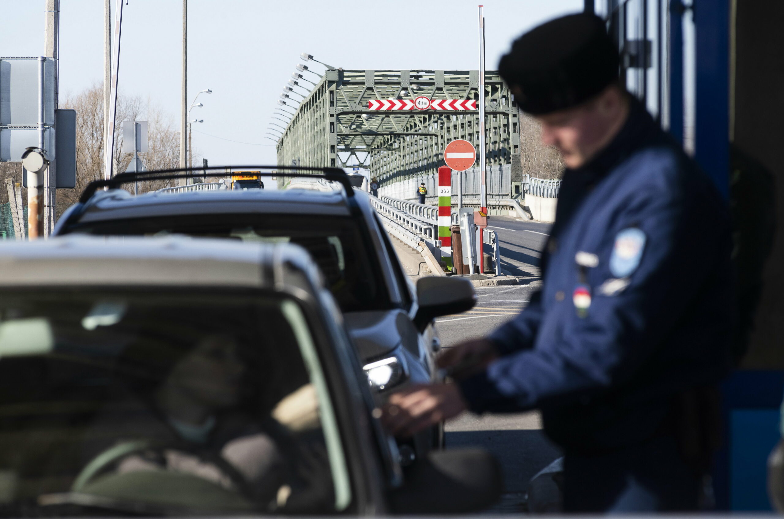 A rendőrség adataiból úgy tűnik, mintha még mindig tömegesen menekülnének Ukrajnából Magyarországra, de nem így van