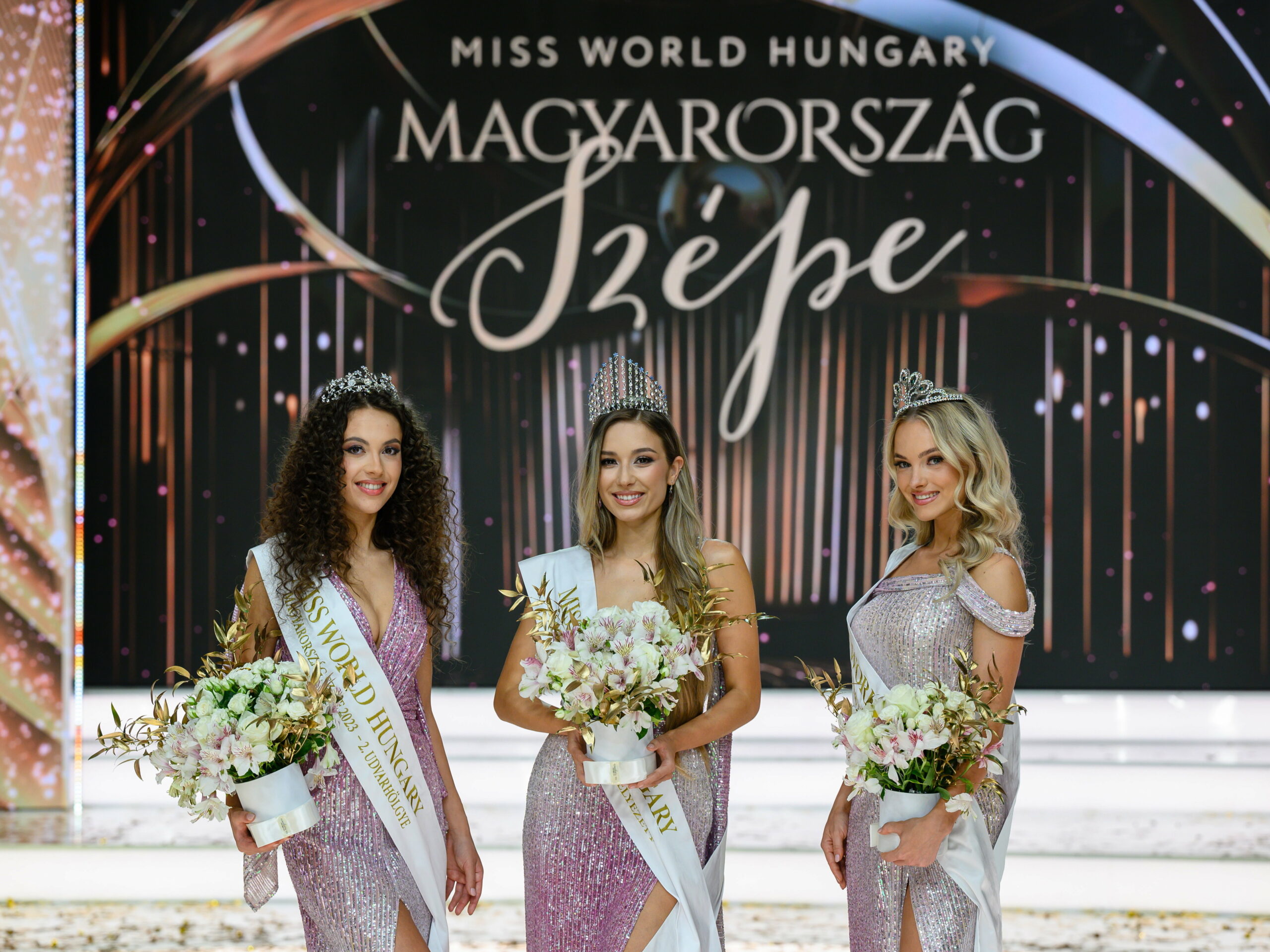 Kiakadtak a kommentelők a Miss World Hungary posztján: „Mindenki a természetességet emlegeti, erre kiraknak egy FaceAppolt fotót”