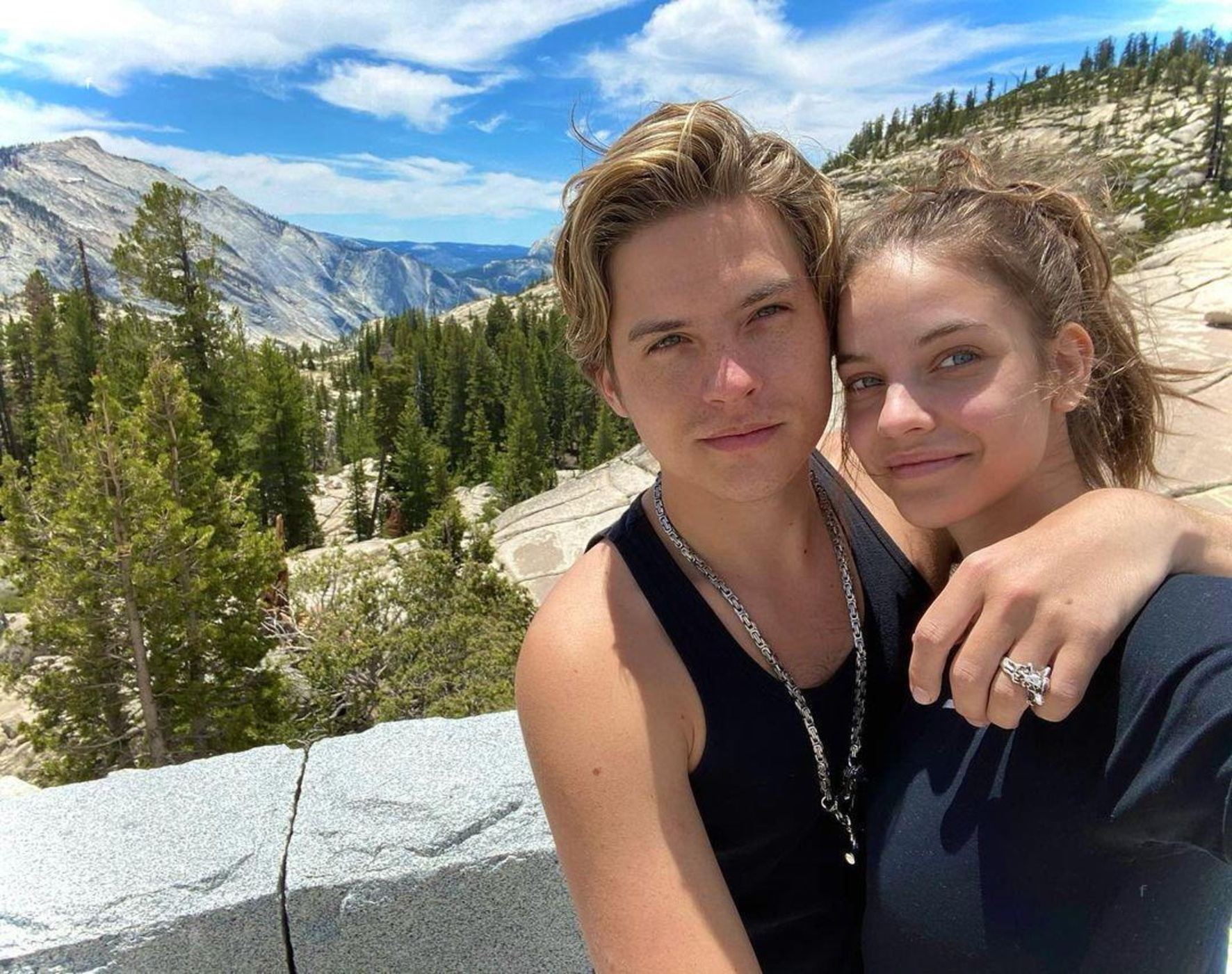 Magyarországon tartja a lagziját Palvin Barbi és Dylan Sprouse!