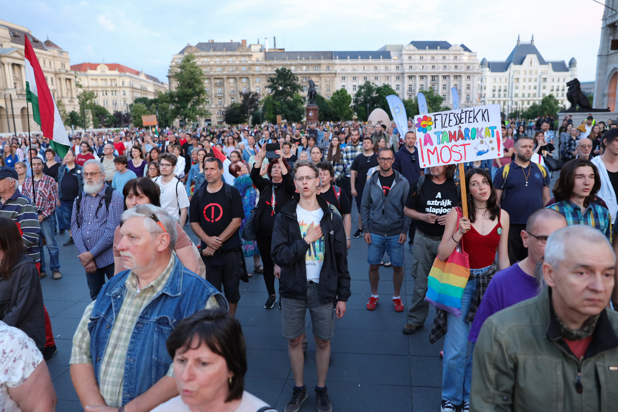 Jelentős módosításokat sürget a státusztörvény-tervezetében az Európai Bizottság