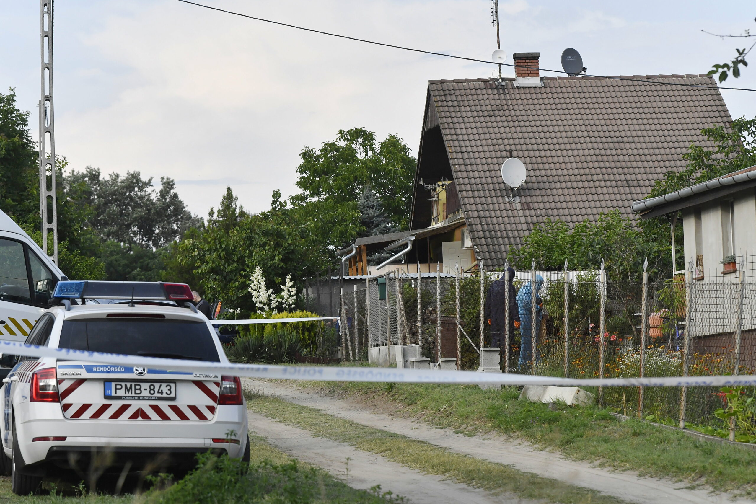 Vascsővel verte agyon a párját, a kislányát pedig megfojtotta az albertirsai családirtó