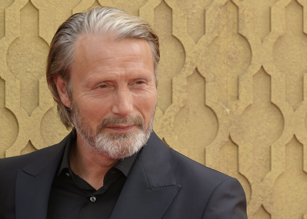 Egy budapesti reggelizőben szelfizett Mads Mikkelsen