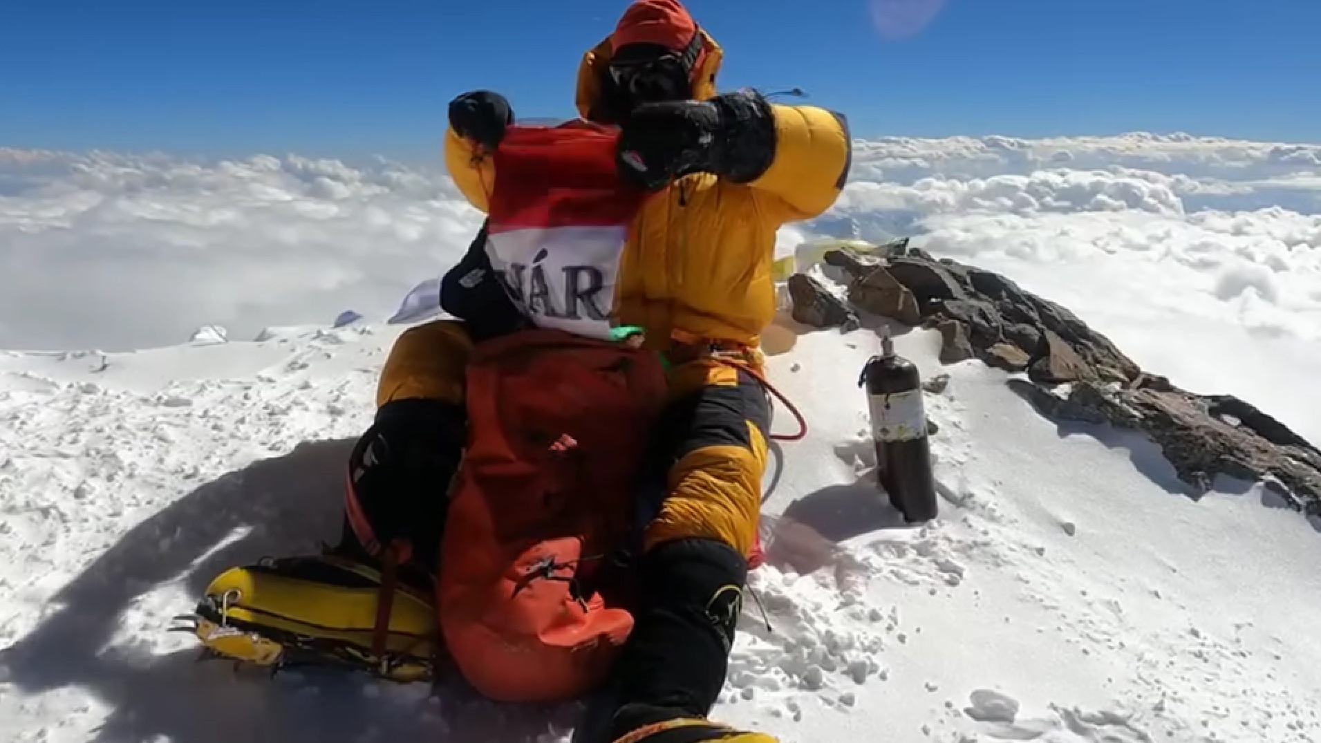 Lenyűgöző videón, ahogyan Varga Csaba meghódítja a Nanga Parbat csúcsát