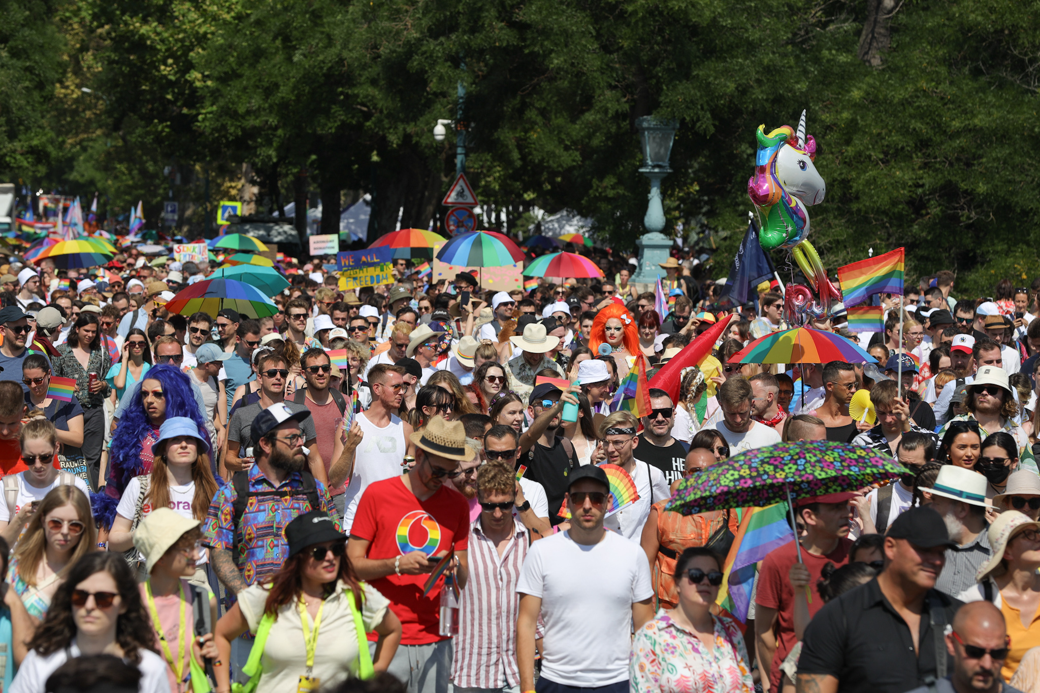 Fotókon a szabad szerelem ünnepe – Ilyen volt a 28. Budapest Pride Felvonulás