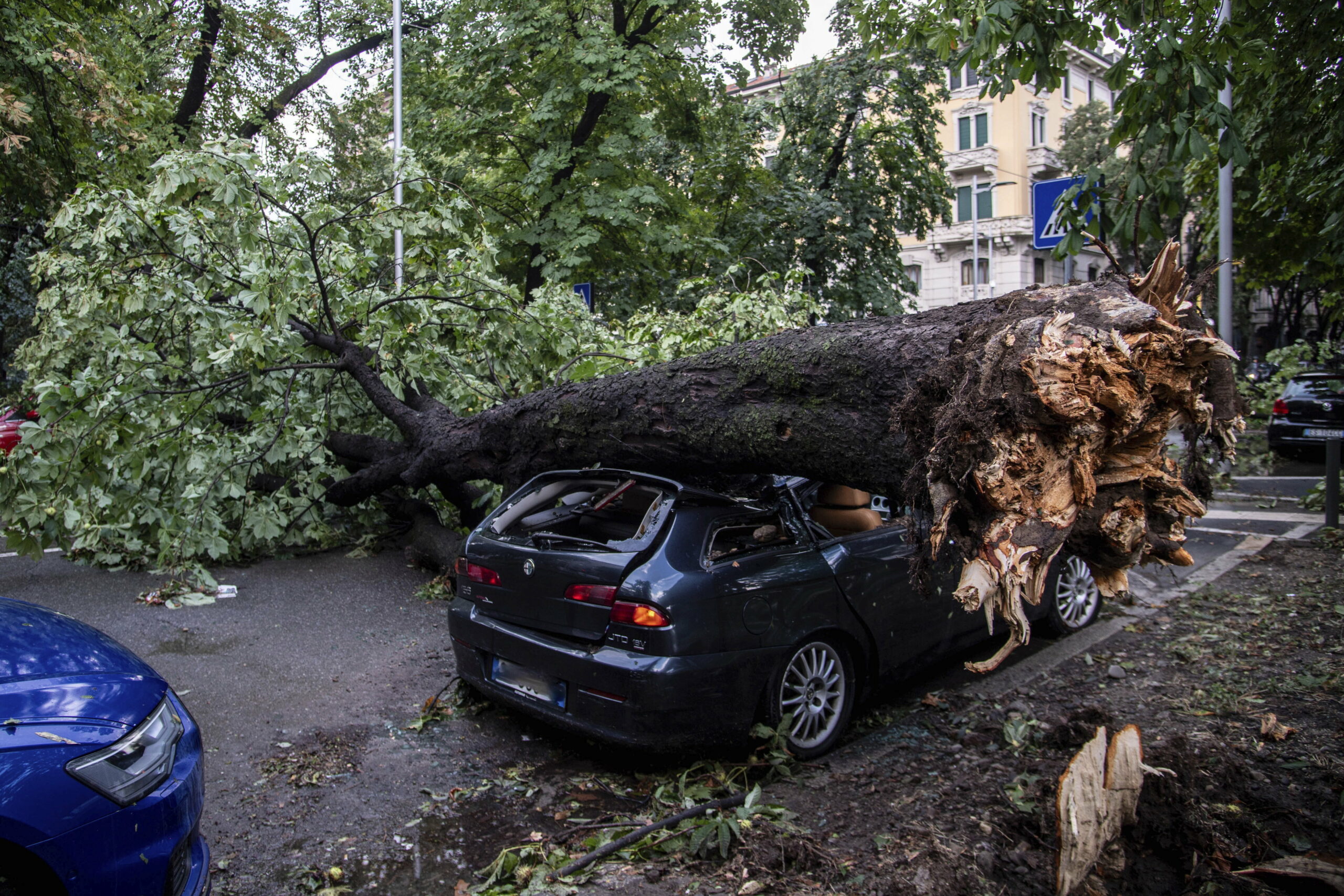 Halálos áldozatai is vannak az ítéletidőnek, hárman is meghaltak a viharban Romániában