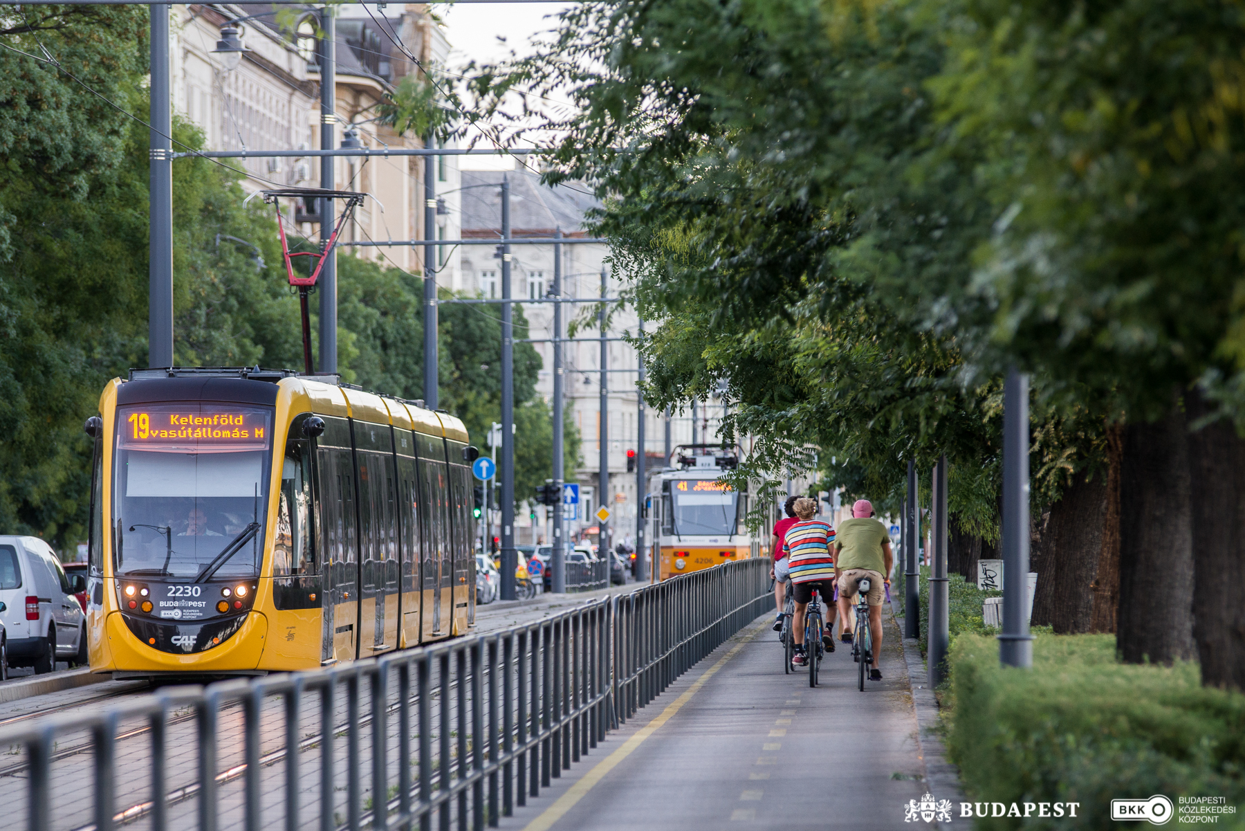 BKK: egy élhetőbb, zöldebb, biztonságosabb Budapest a cél – így készült el az Arany János utca is