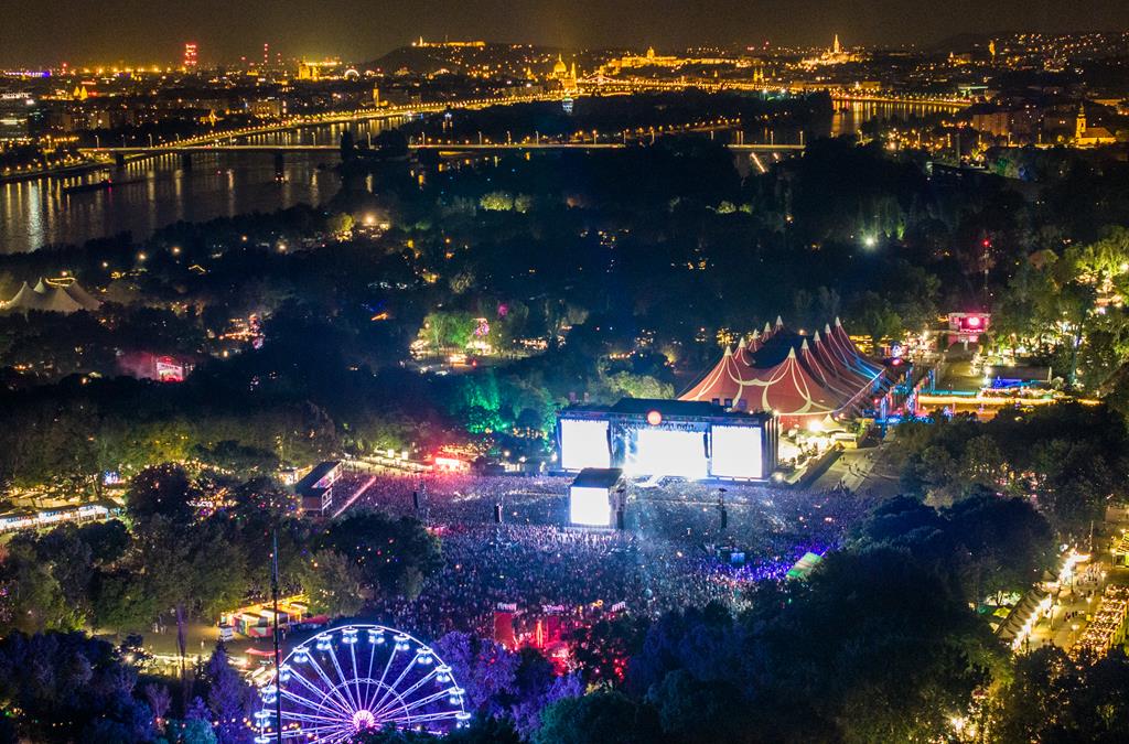 Fantasztikus fotókon a Sziget hétfői legjobb pillanatai