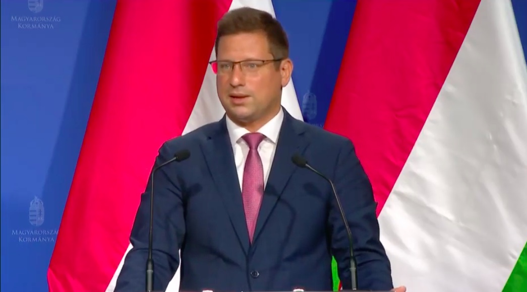 Gulyás Gergely a védett kerékpársávokról: A fővárosi autósüldözés újabb fejezetéhez érkeztünk