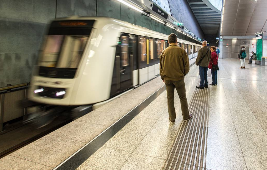 Drágul a tömegközlekedés Budapesten – mutatjuk az új jegyárakat