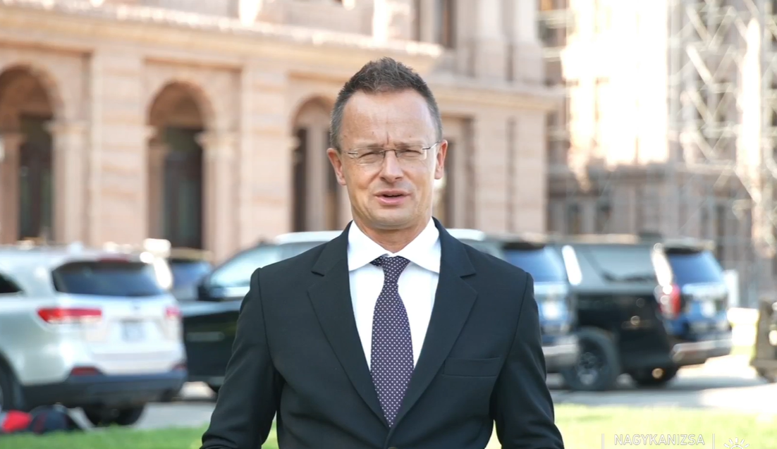 Szijjártó Péter: ma véglegessé válik, hogy Magyarország évtizedek után ismét embert küld a világűrbe