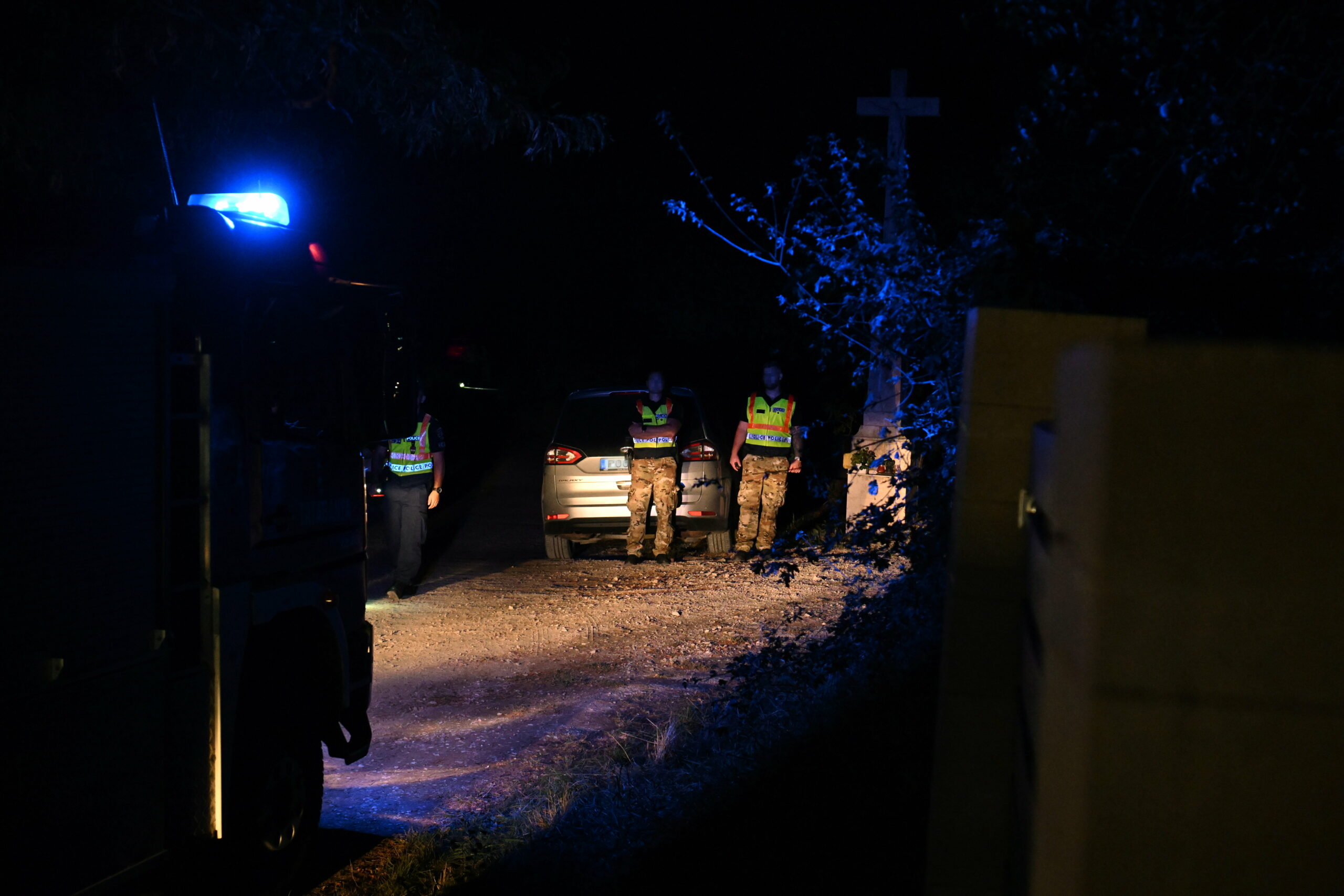 Hősi halottá nyilvánította az esztergomi robbantásban meghalt rendőrt a belügyminiszter