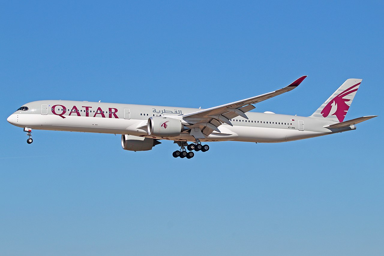 Meghalt egy nő a Qatar Airways egyik járatán, az egyik utas szerint nem kezelték megfelelően a helyzetet