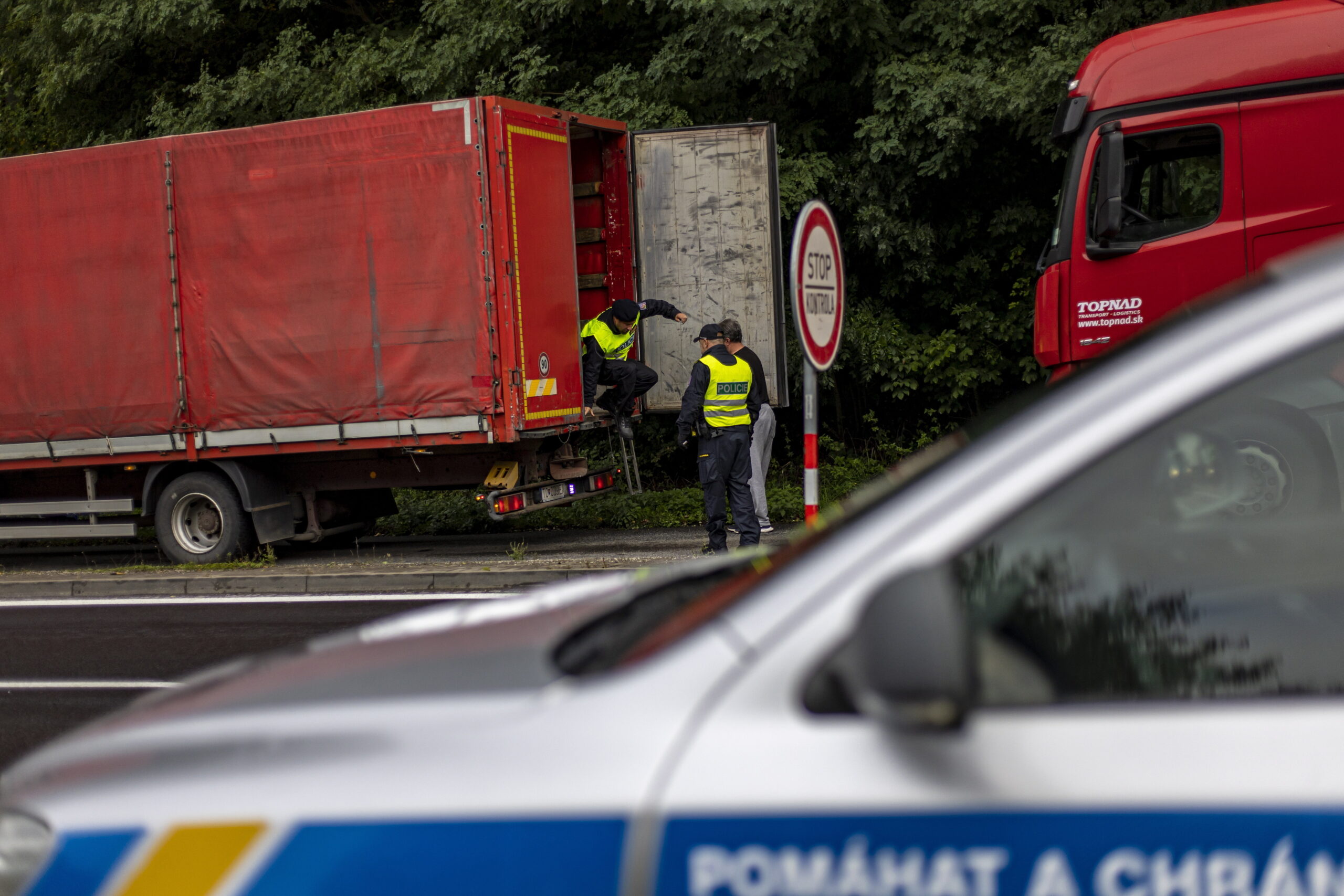 10 napra visszaállítja a határellenőrzéseket a magyar határon Szlovákia