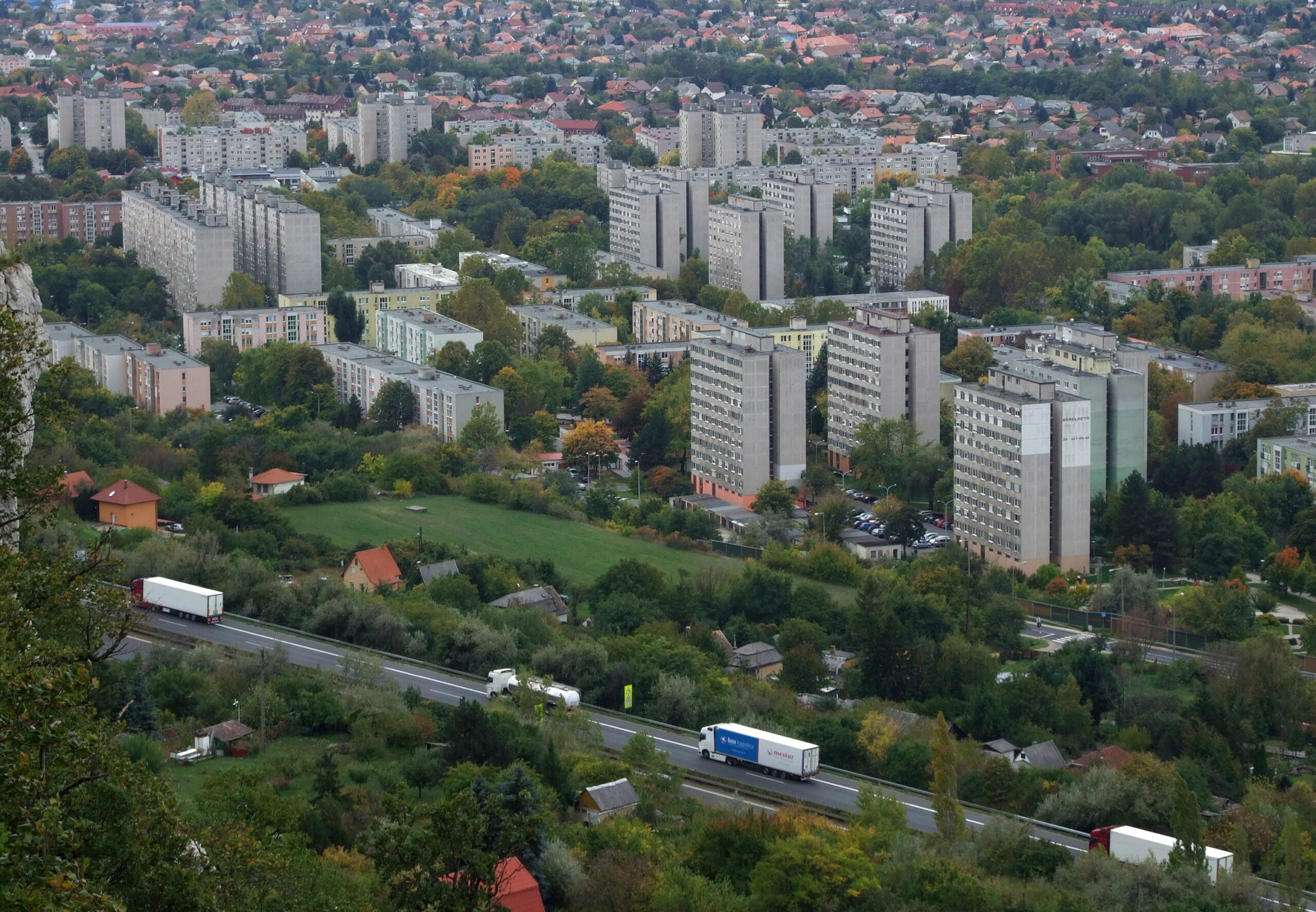 Ledobták a fiamat a tizedikről! – az édesanya mindent elkövet azért, hogy kiderüljön az igazság Zsolt haláláról