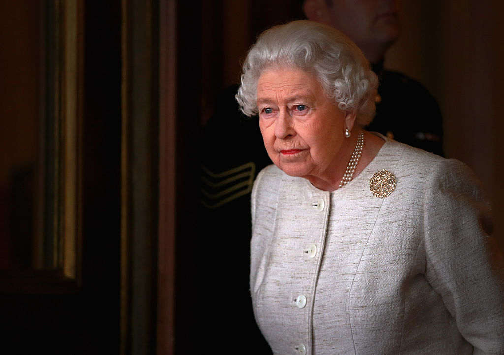 9 évre ítélték azt a betörőt, aki számszeríjjal akarta megölni II. Erzsébetet 2021 karácsonyán