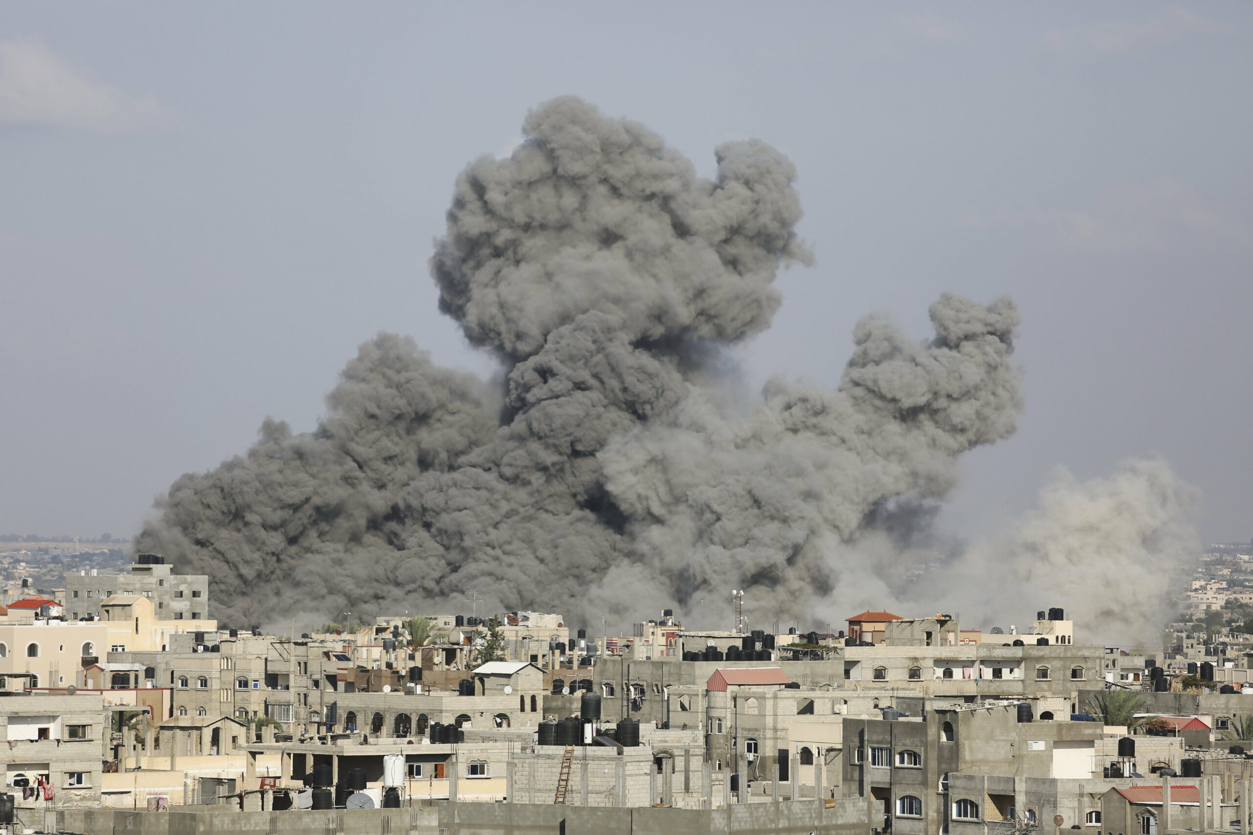 Izraeli hadsereg: nem szőnyegbombázzuk a gázai övezetet, az összes támadást hírszerzési információkra alapozva hajtjuk végre
