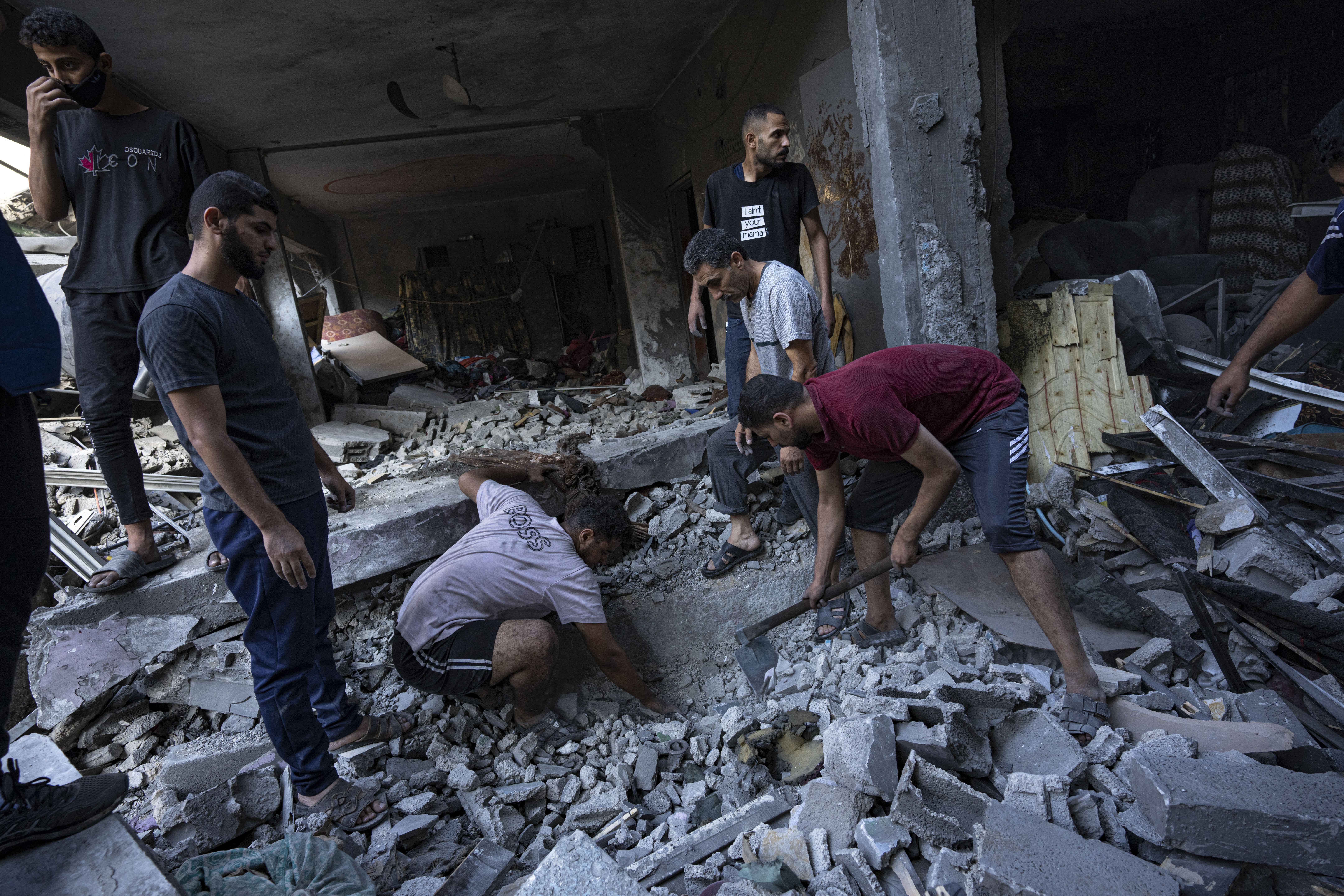 „Nem hiszem, hogy élve kijutunk az izraeli támadásból” – Drámai írás egy gázai édesanyától