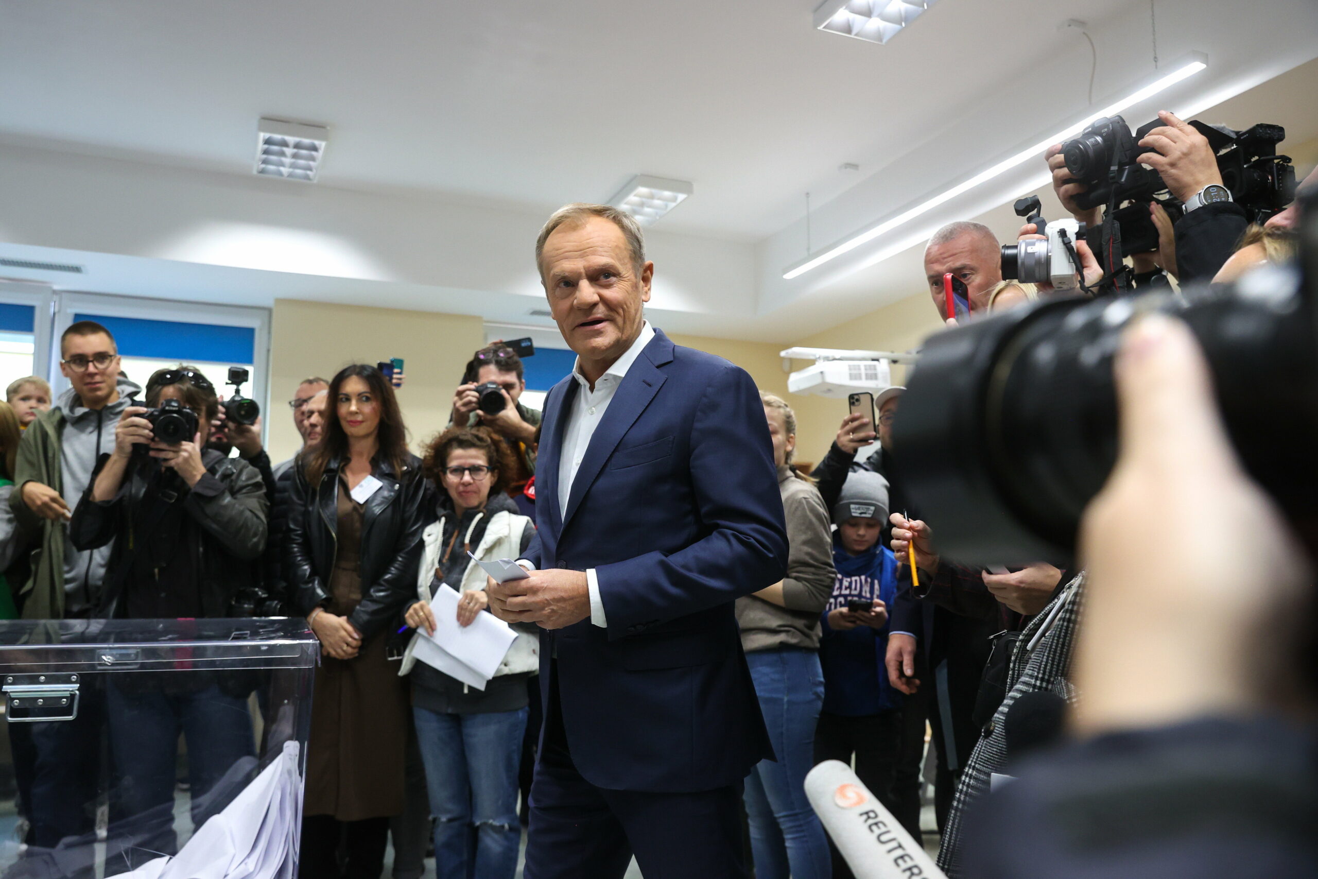 Donald Tusk győzelmet hirdetett, az exit pollok alapján kormányváltás jöhet Lengyelországban