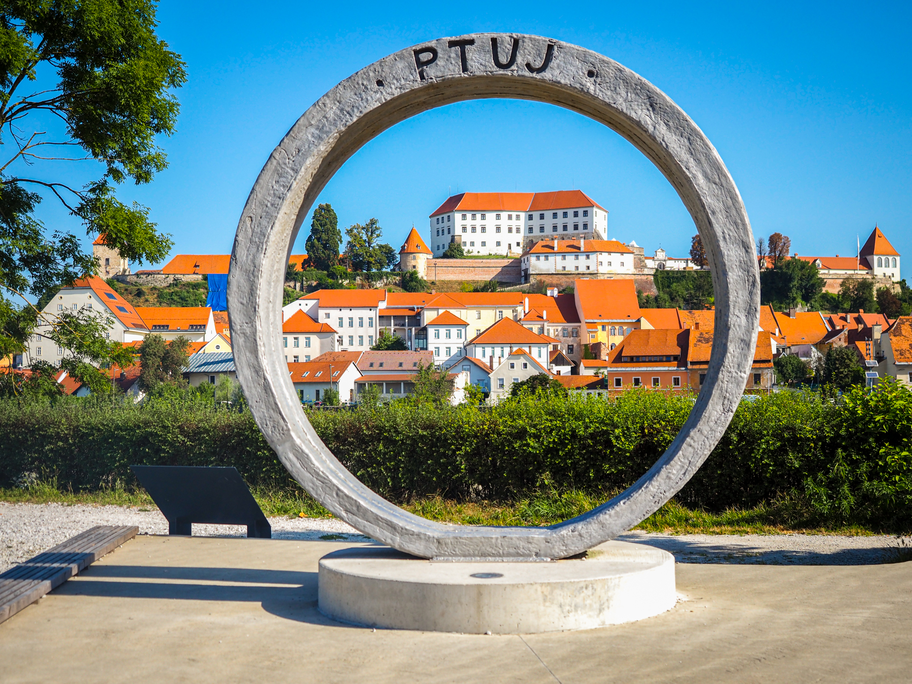 Macskaköves utcák, római műemlékek, csodálatos középkori homlokzatok - Ptuj és Celje Szlovénia rejtett kincsei