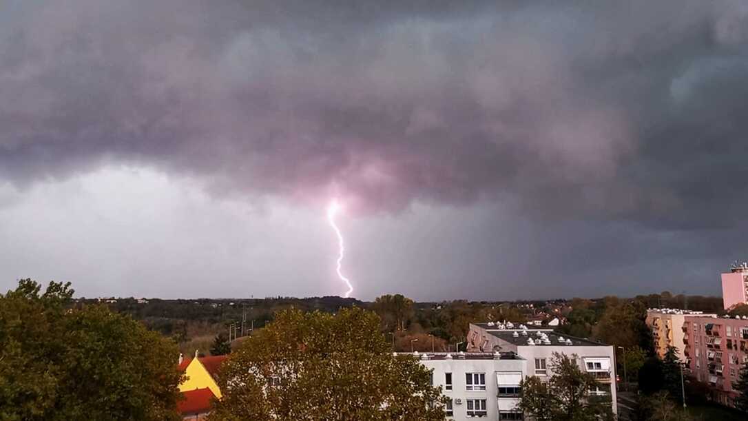 Drámai fotókon és videókon, ahogy letarolta a halloweeni vihar Magyarországot