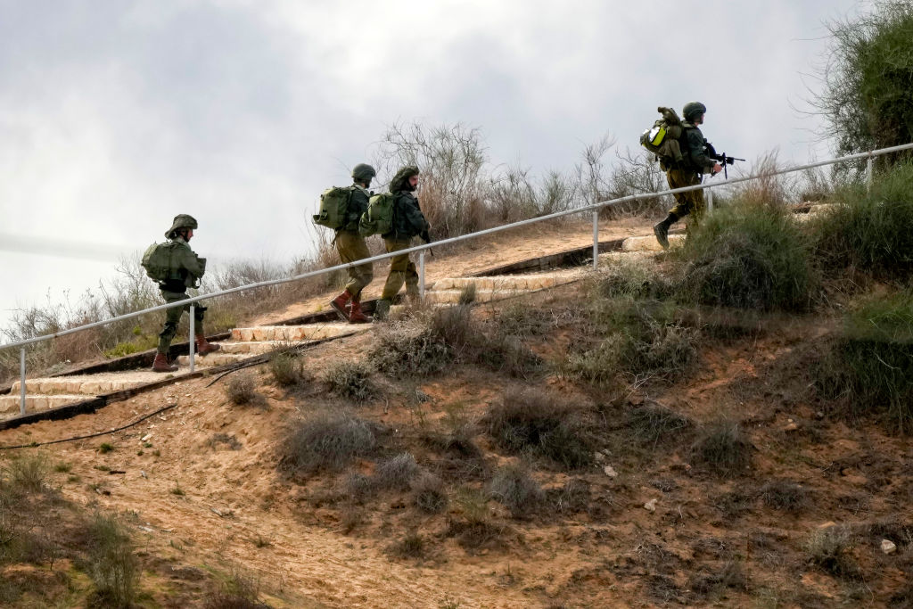 A visszatérő túszok PTSD-ben szenvedhetnek sokáig – késik a tűzszünet és a túszok részleges szabadon engedése Izraelben