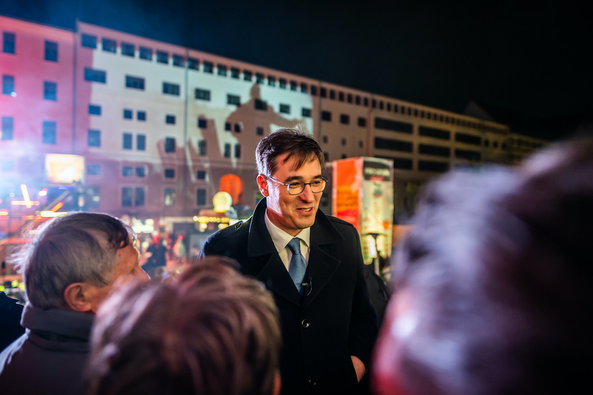 „Ez egyszerű lopás” – Karácsony Gergely Varga Mihály lemondását követeli