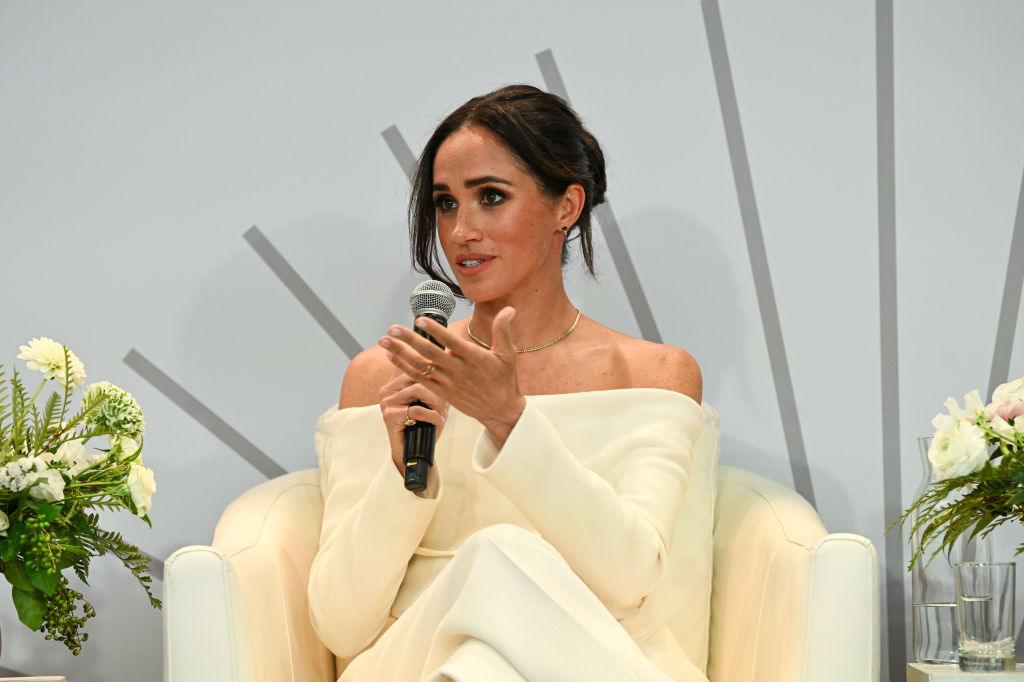 Meghan Markle a királyi udvar két tagját is rasszizmussal vádolja