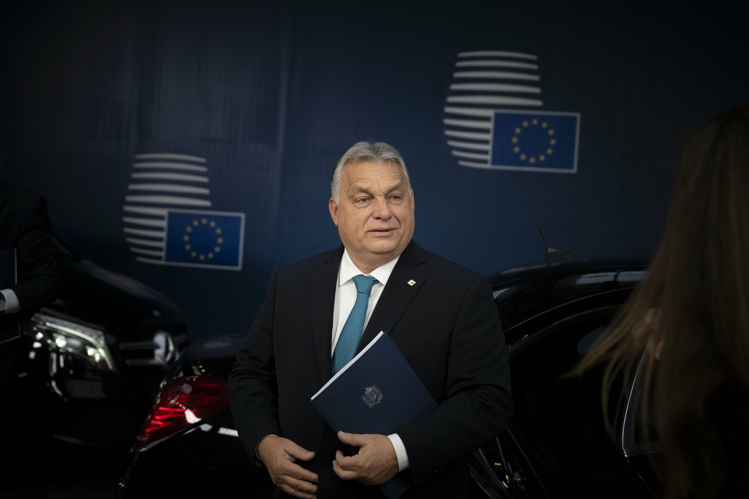 Nem engedhető meg, hogy Orbán Viktor „zsarolja” az EU többi tagállamát - Kiakadtak az EP-képviselők a magyar kormányfőre