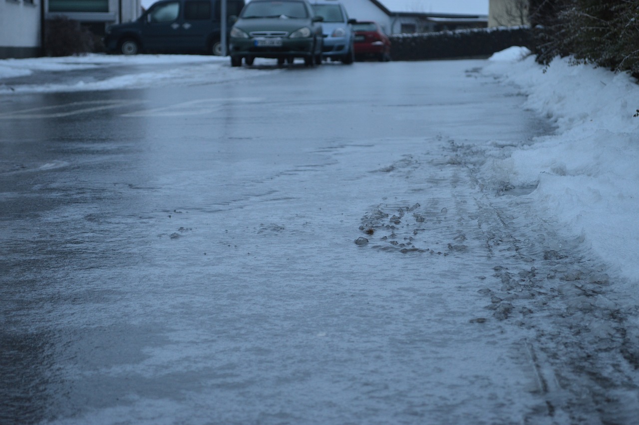 Érkezik az ónos eső, több megyére másodfokú figyelmeztetést adtak ki