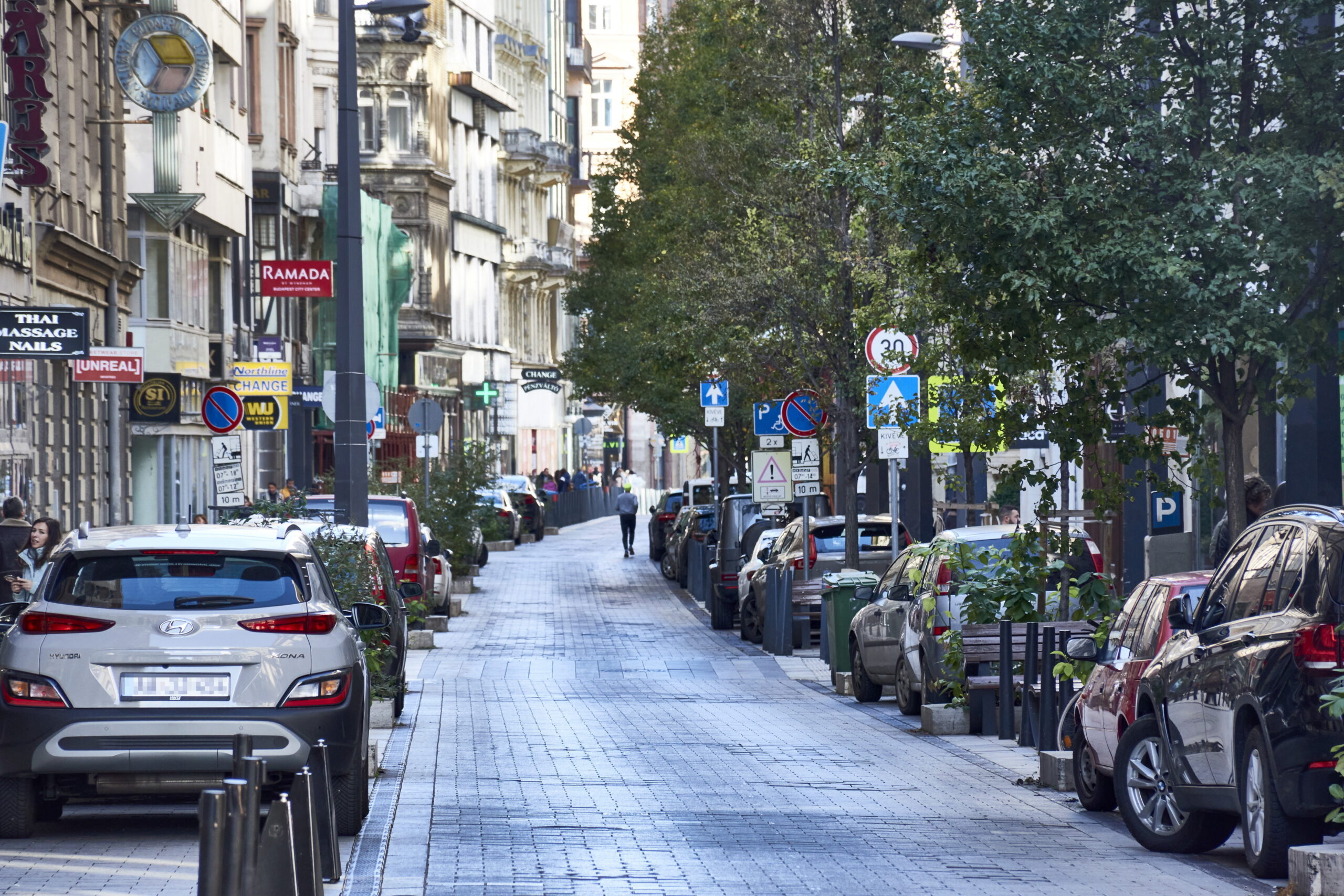 Ingyenes lesz a parkolás Budapesten 10 napig – mutatjuk a kivételeket