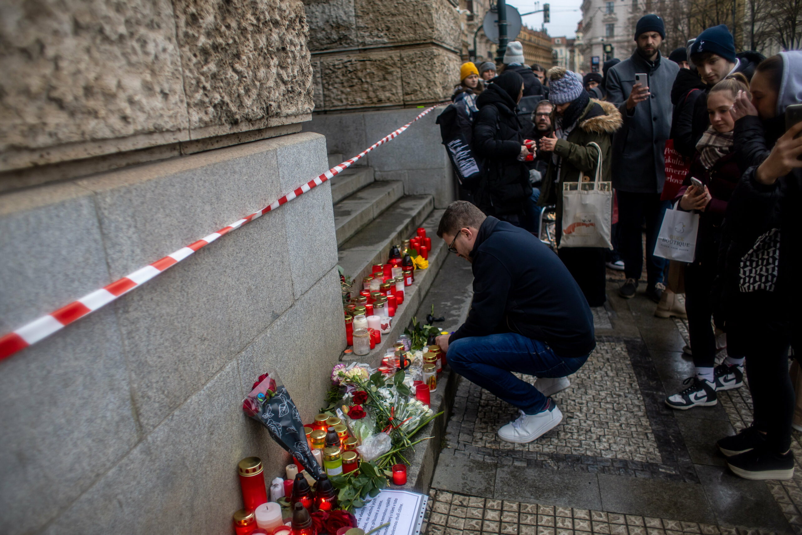 Egy kéthónapos kislányt is megölt korábban a prágai ámokfutó