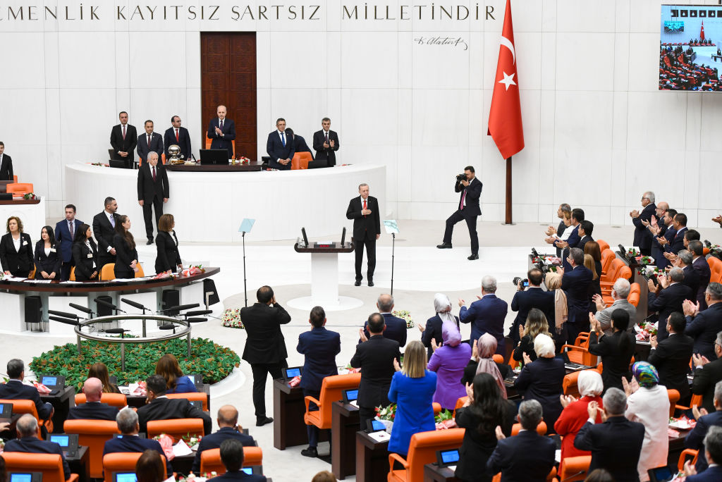 A török parlament külügyi bizottsága jóváhagyta Svédország NATO-csatlakozási kérelmét