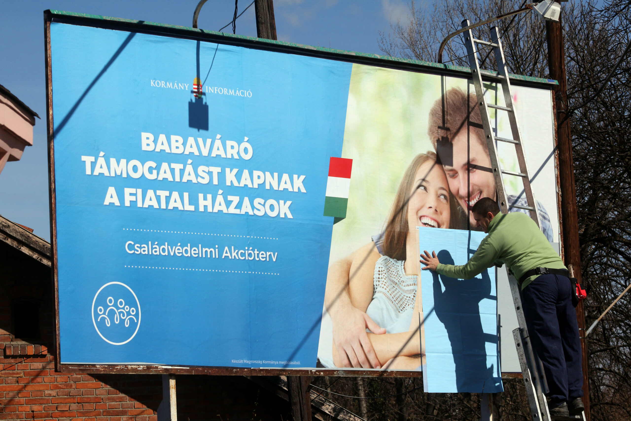 Elkezdtek bedőlni a babaváró hitelek, egyre többen késésben vannak a törlesztéssel